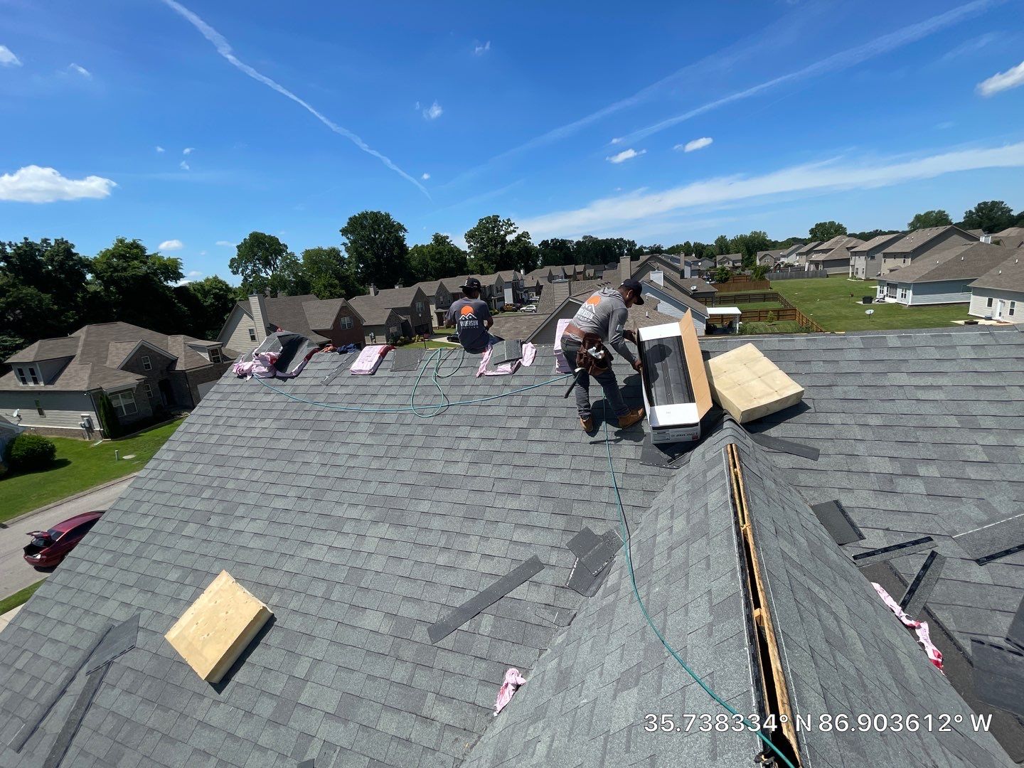 Residential Roofing Installation using Owens Corning Oakridge Roofing System by Undersun Roofing 