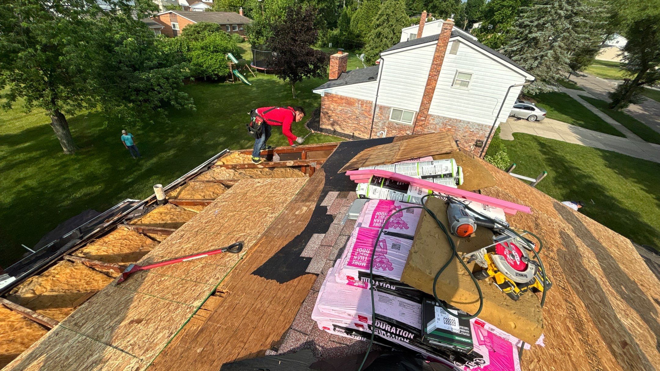 Roof Replacement using Owens Corning Brownwood by 180 Contractors