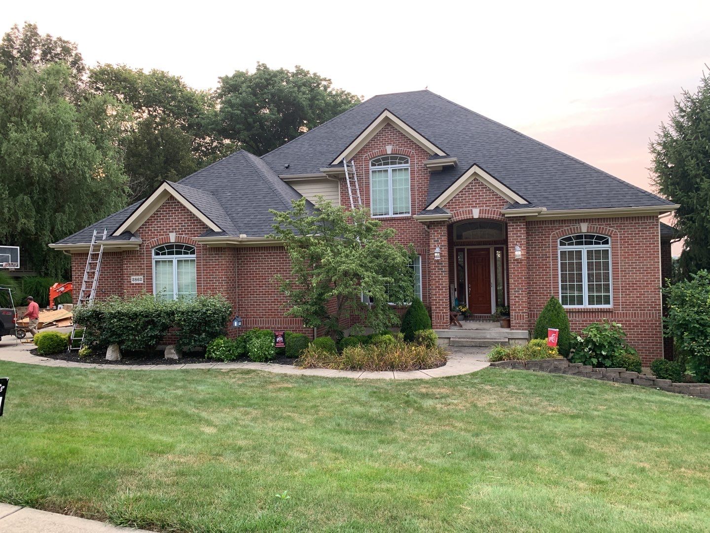 Residential Roofing Installation using Owens Corning Onyx Black Durations by WIW Enterprises Inc