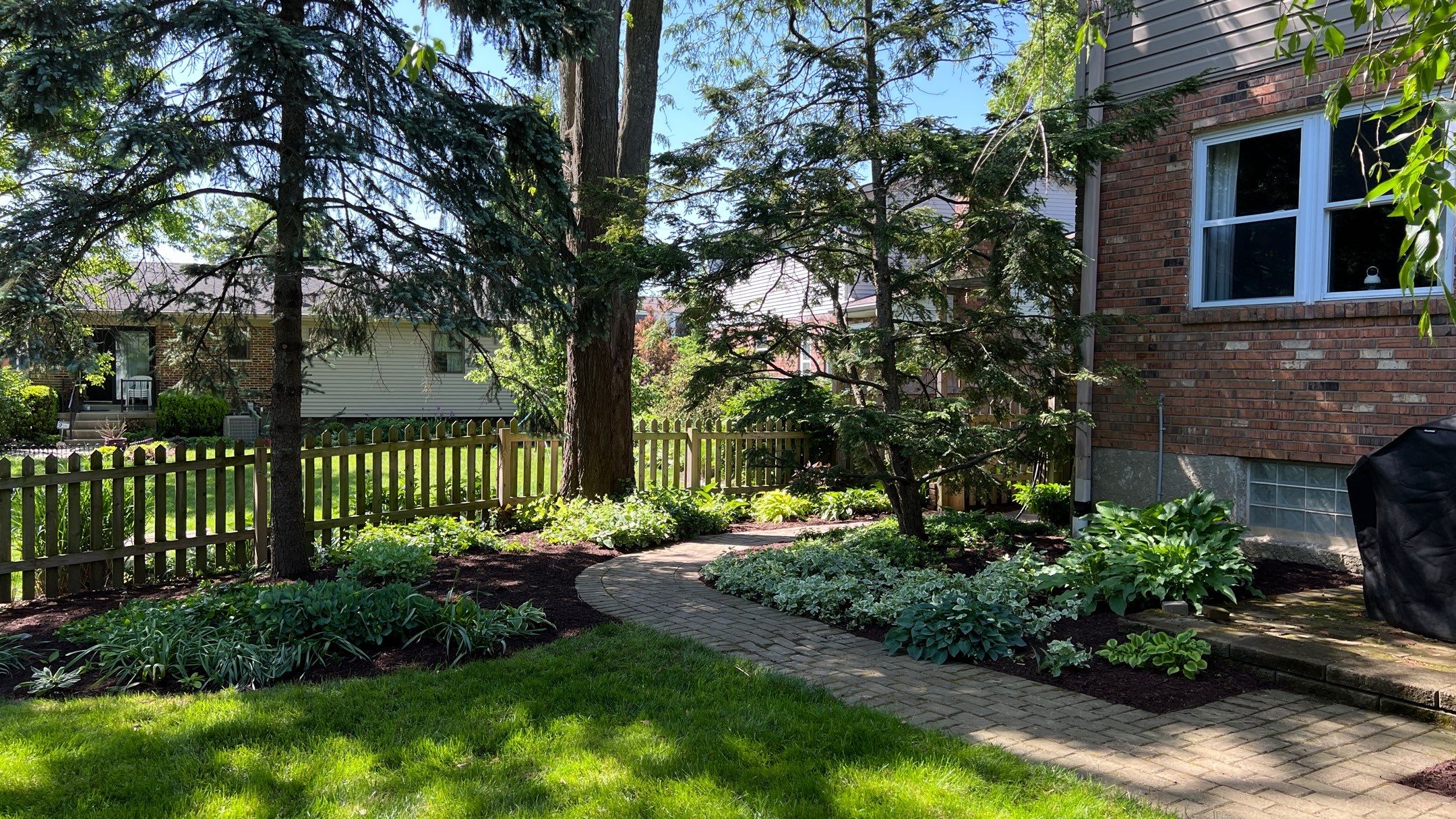 Spring Clean Up, Edge, Prune, & Mulch by Reisenberg’s Lawn & Landscape, LLC