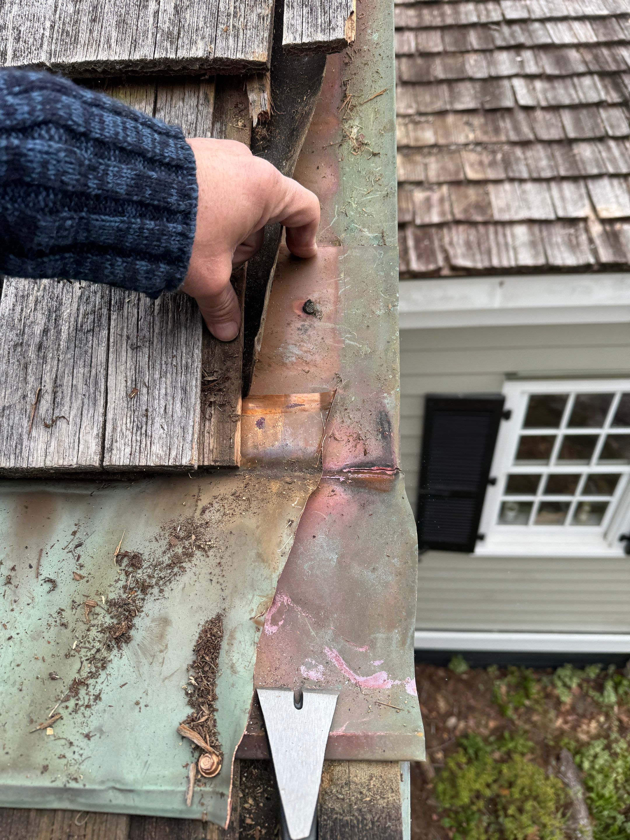 A Ford Plantation Classic by A Good Roofer Near Me 