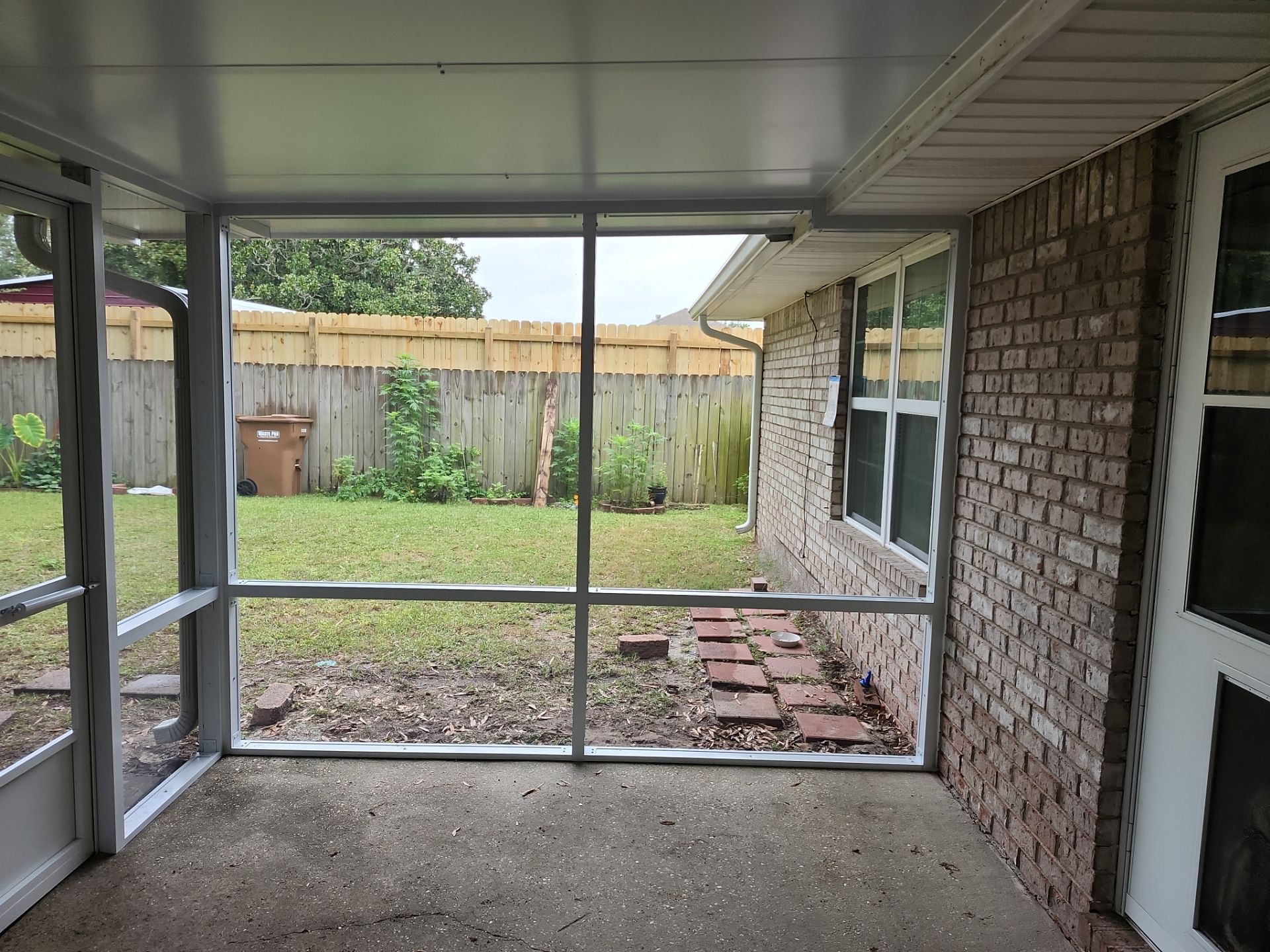 Screen Room w/Colorbeam by Titan Sunrooms