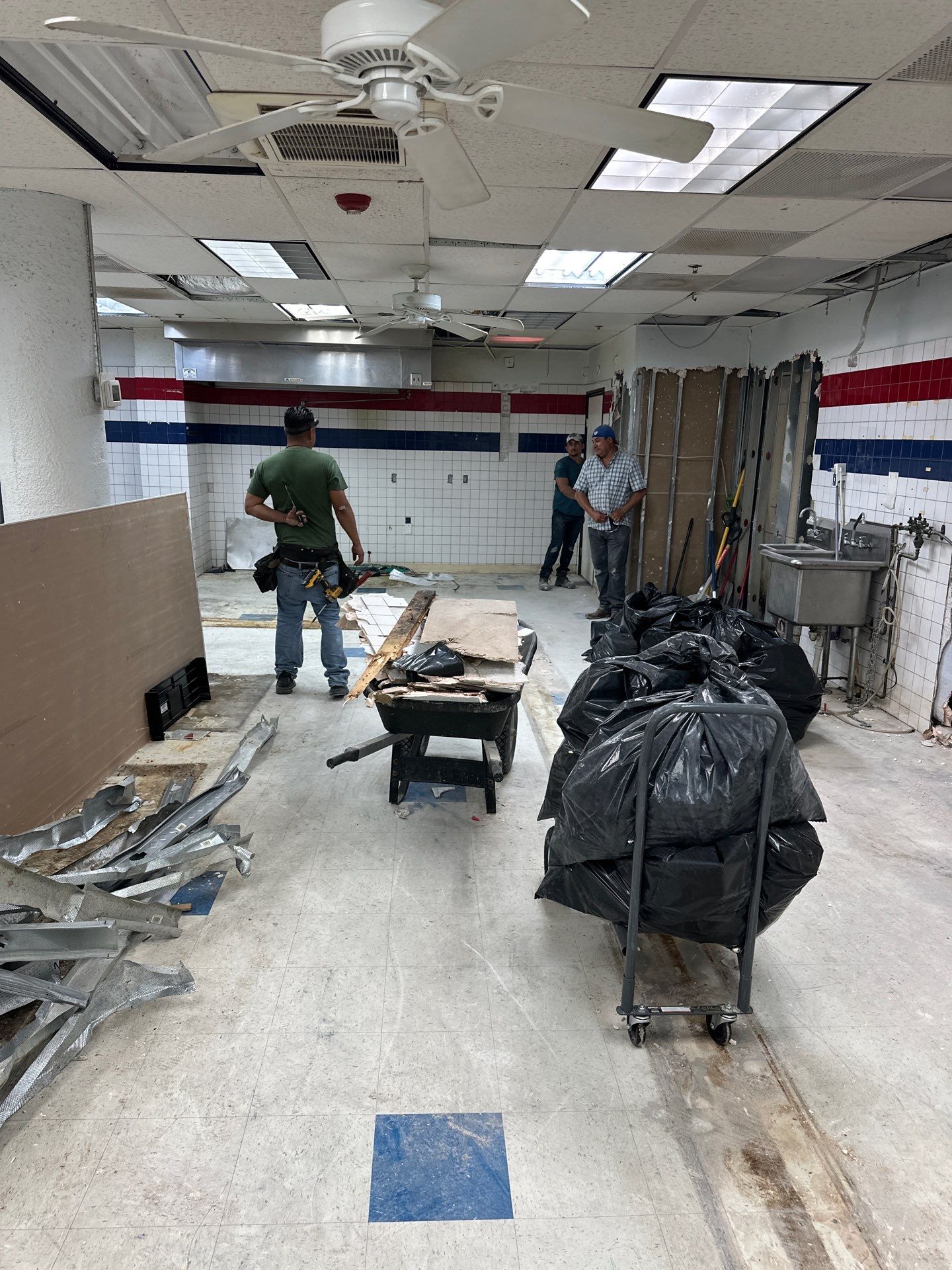 C-Store renovation at Dallas Life by EL-GC LLC 