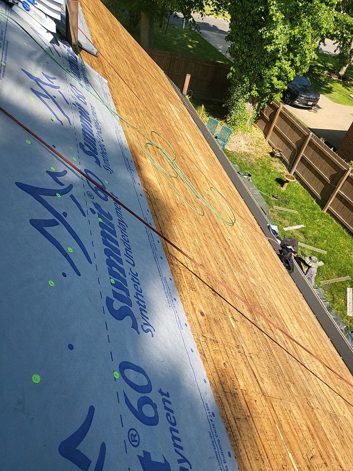 ATLAS PINNACLE COLOR: WEATHERED WOOD by Eagle Eye Roofing