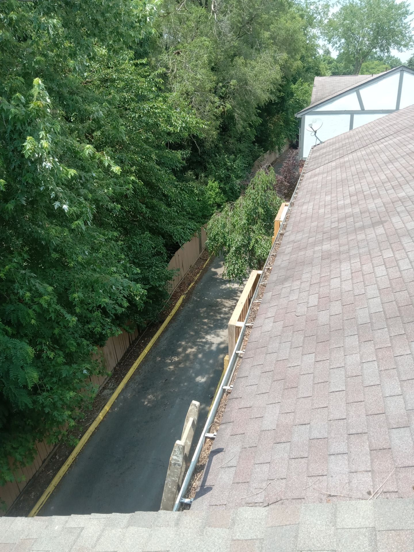 HOA gutter cleaning before