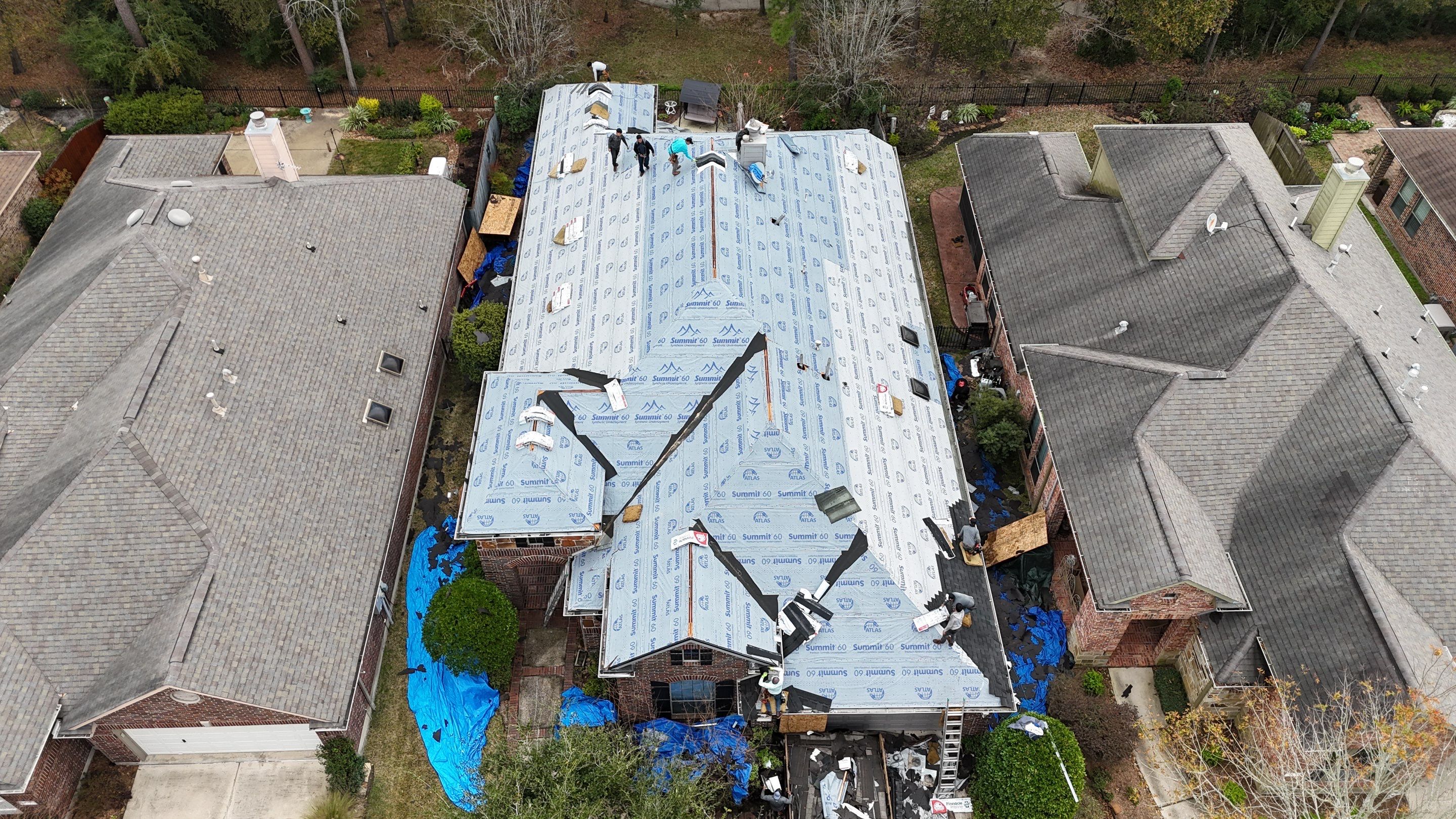 Kingwood Roof Installation using Atlas Pinnacle Pristine by Modern BYLT Roofing & Construction