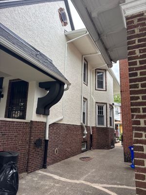 Warm Stucco, Bold Contrast, and a Full Exterior Refresh in South Philly ✨