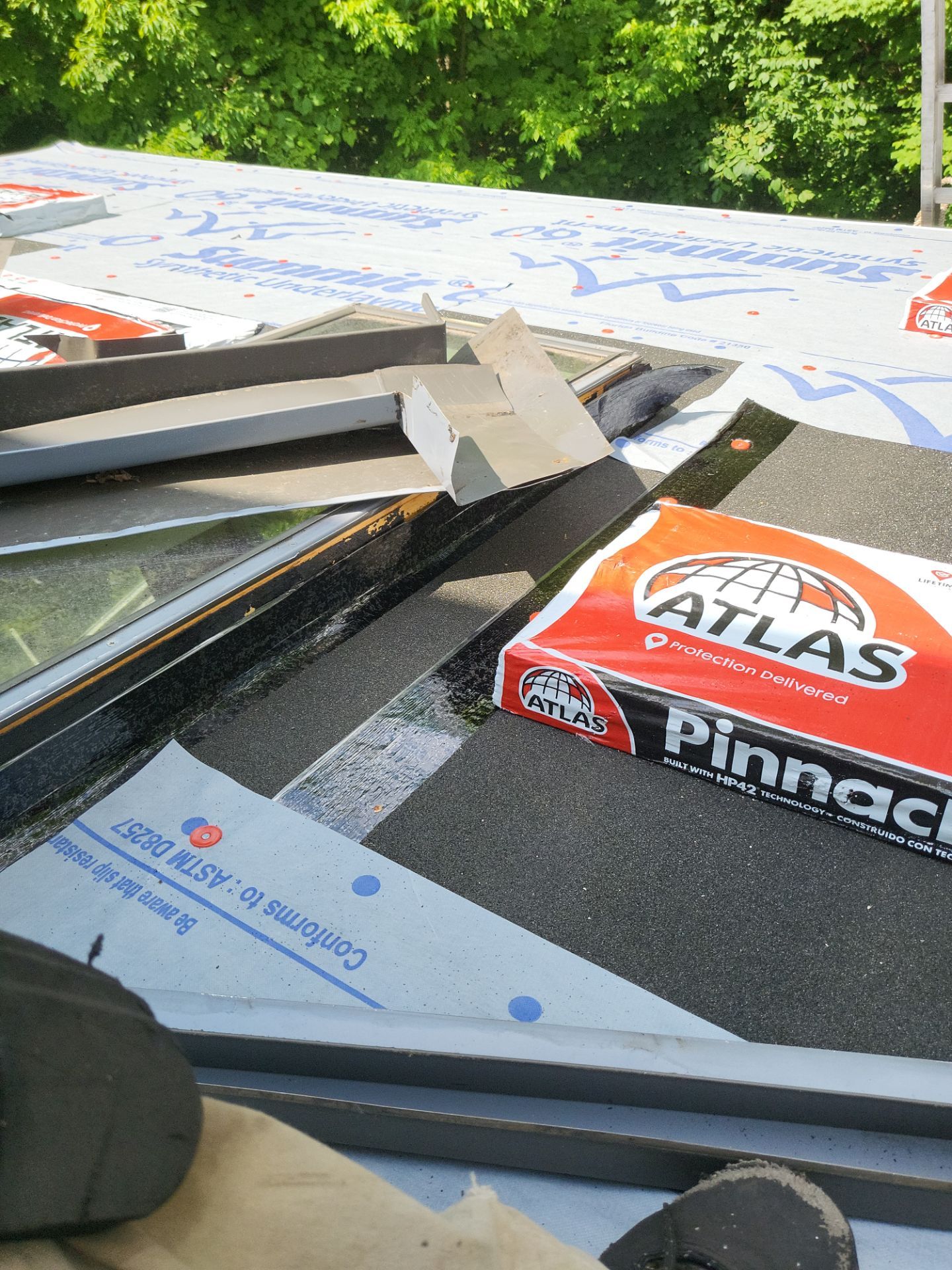 Atlas Pinnacle, Color, Black Shadow, Drip Edge, Color, White by Eagle Eye Roofing