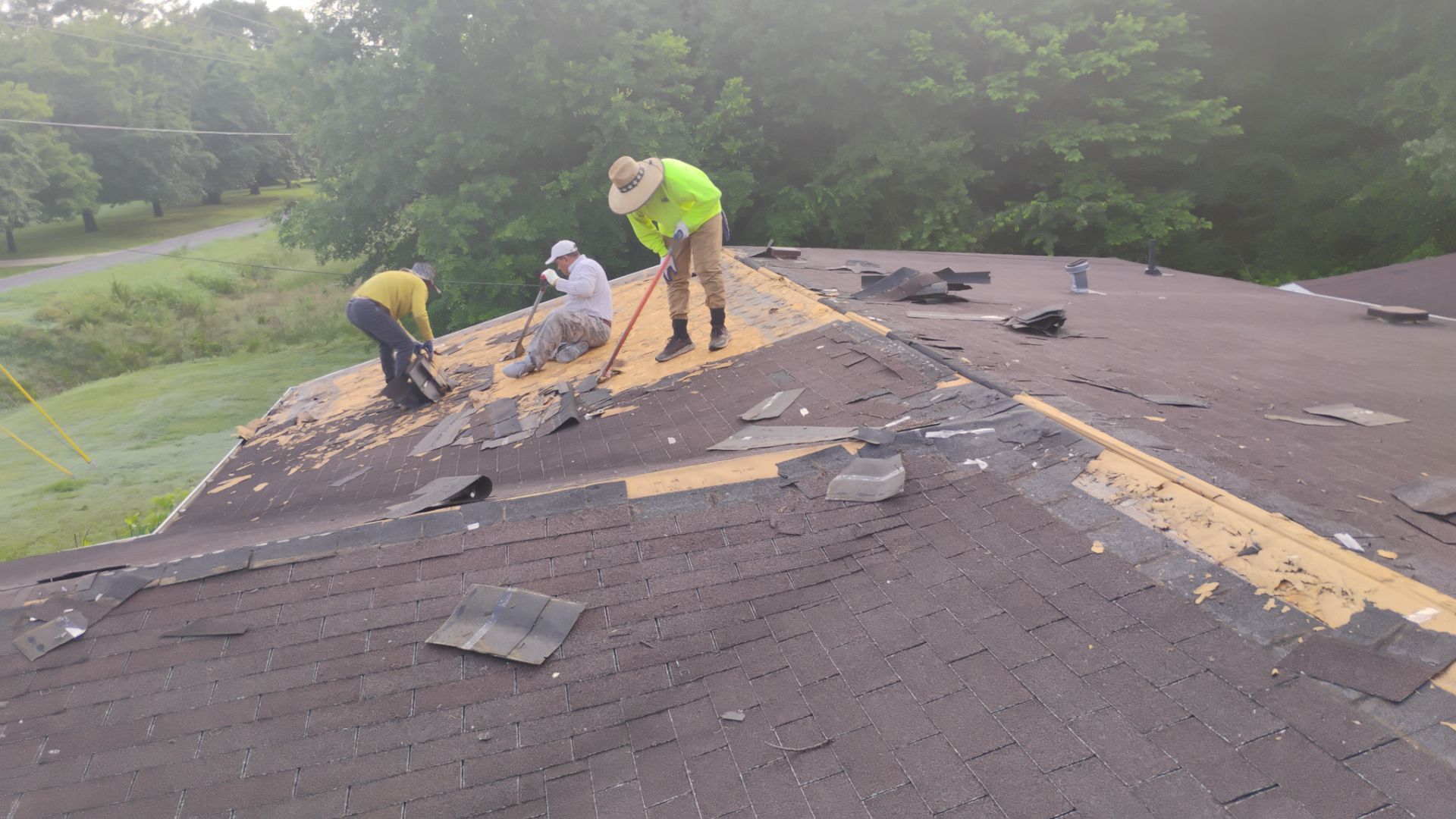 Taylor Roof by BROCK BUILDERS 