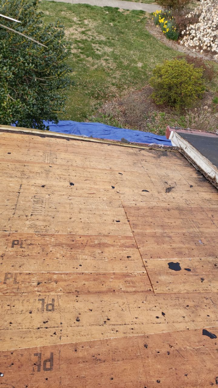 McLean: CertainTeed Landmark Designer Shingles in Charcoal Black by RM Banning, Inc.