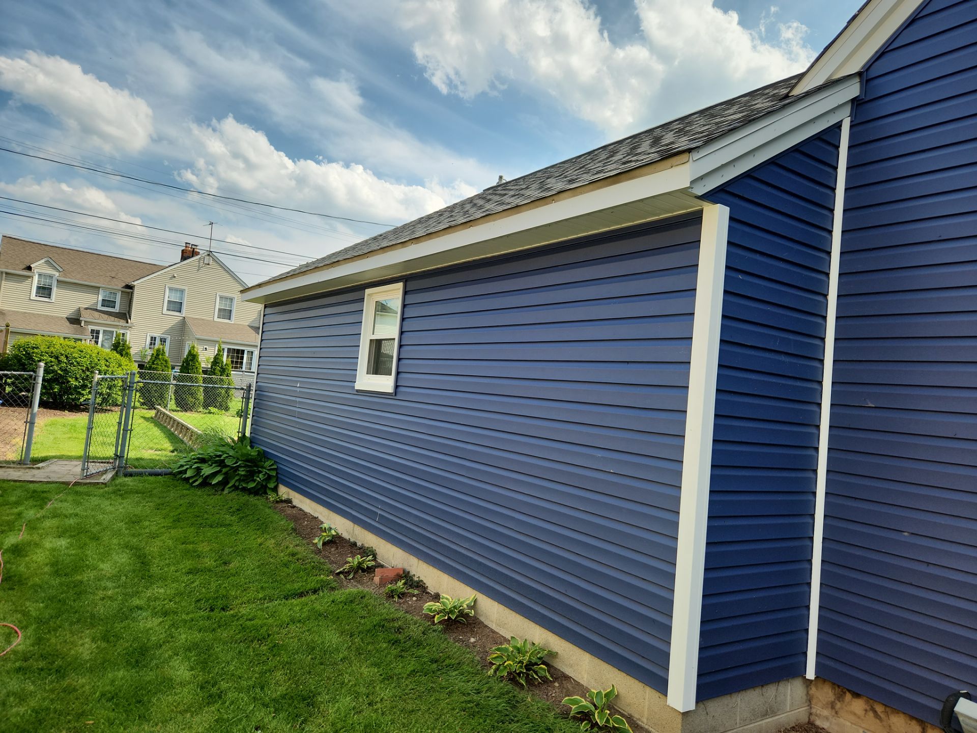 CertainTeed Restoration, Color, Midnight by Eagle Eye Roofing