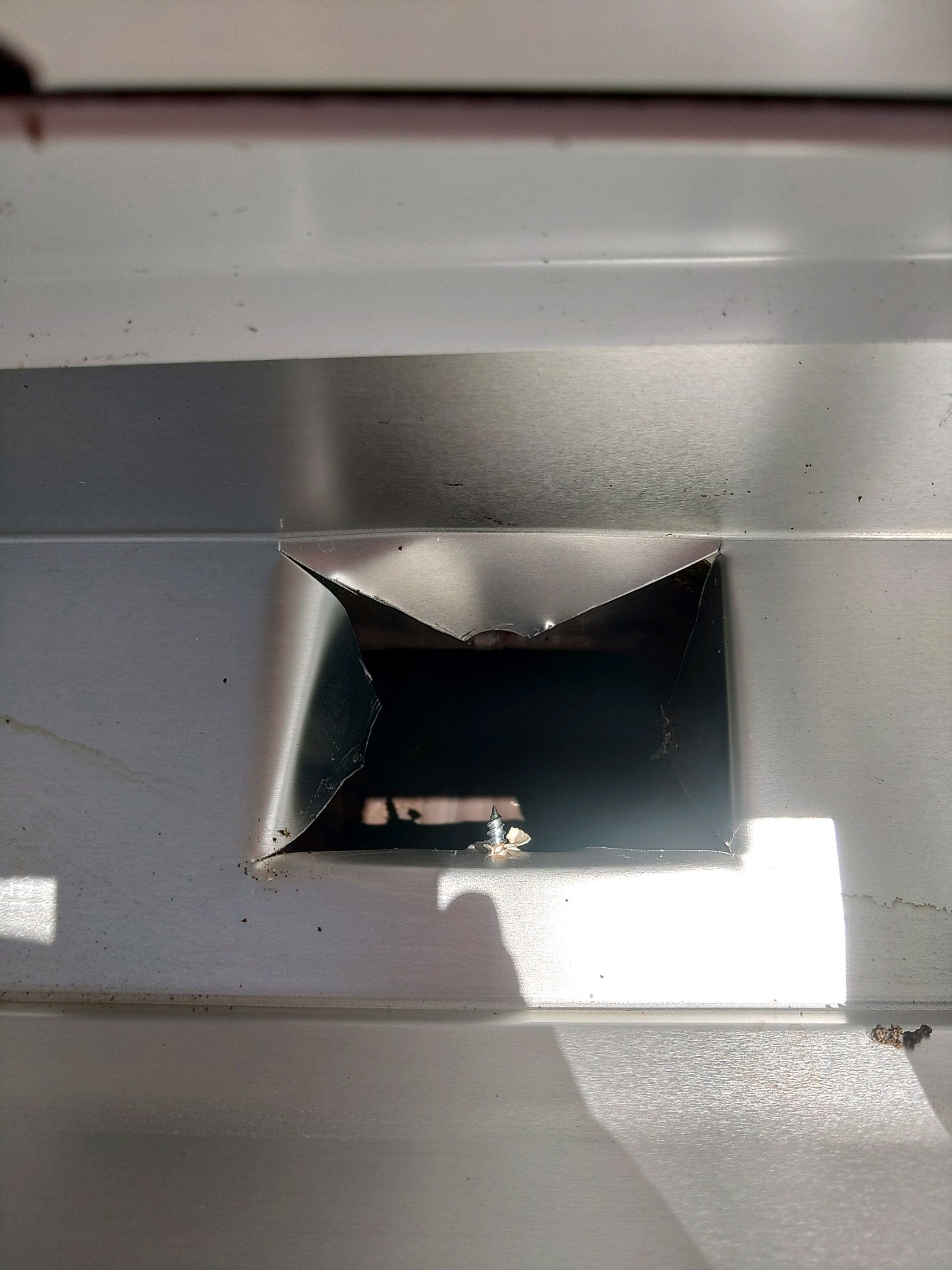 Aluminum Seamless Gutters using 6 Inch Seamless Gutters in Sarasota FL by Gutter Professors