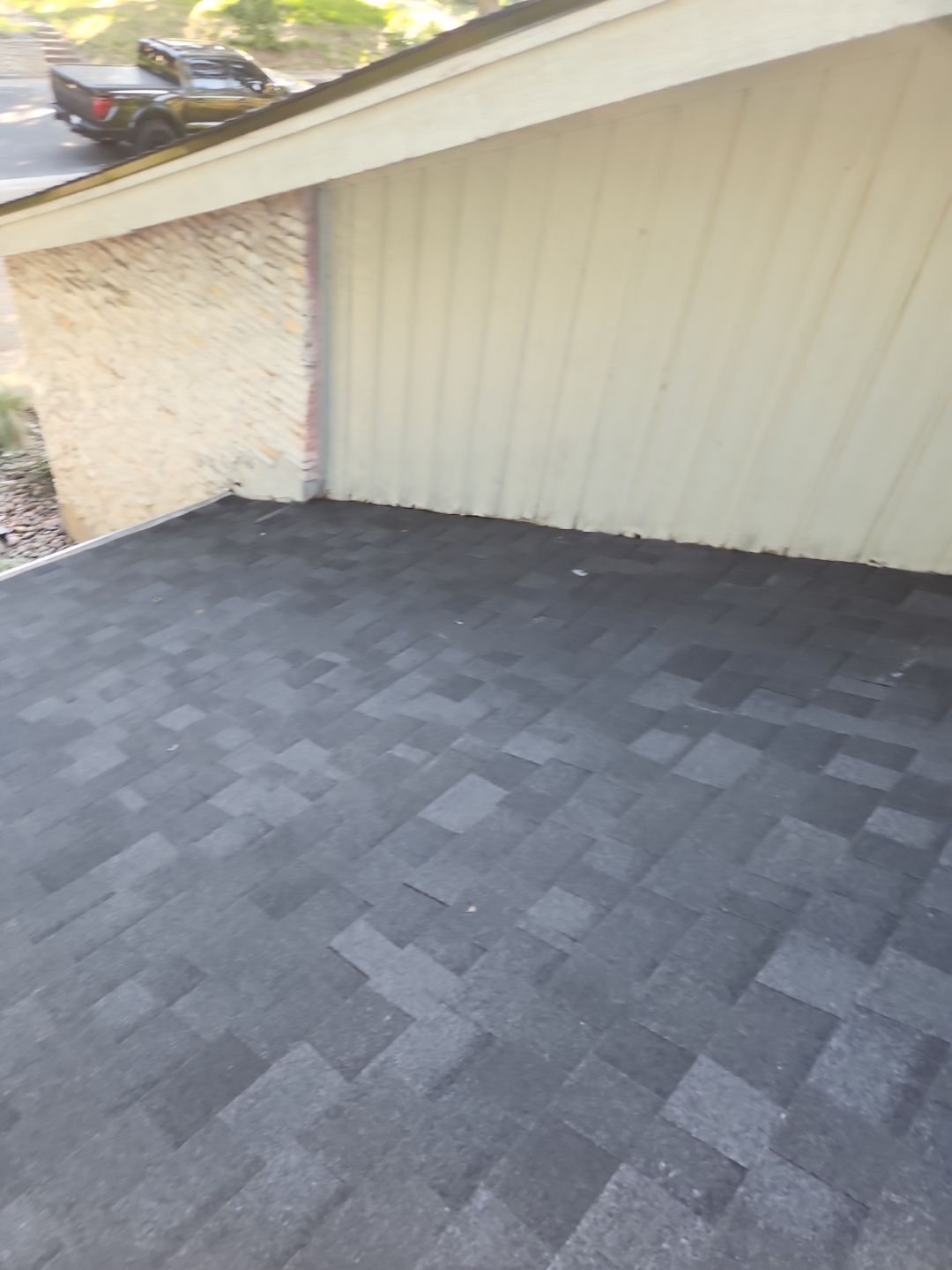 Onyx Black - Owens Corning TrueDefinition Duration by RoofsOnly.com