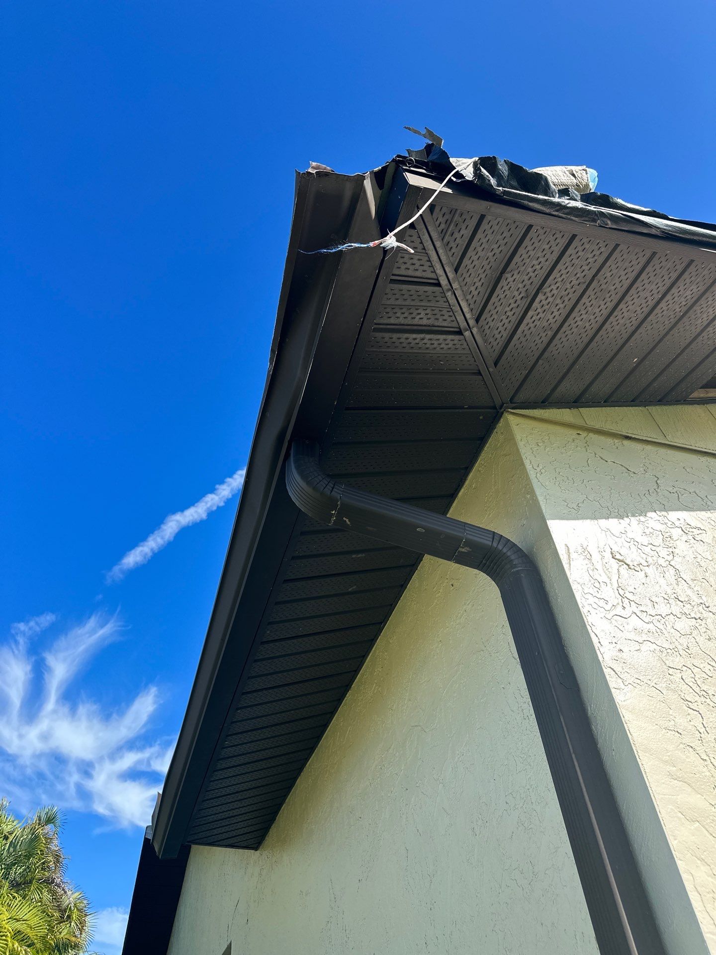 6-inch Aluminum Bronze Seamless Project with Downspouts, Splash Guards. Soffit&Fascia in Cape Coral FL by Gutter Professors