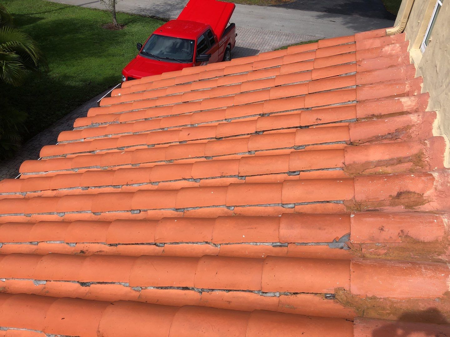 Verea Spanish S  - Fume Color by Istueta Roofing
