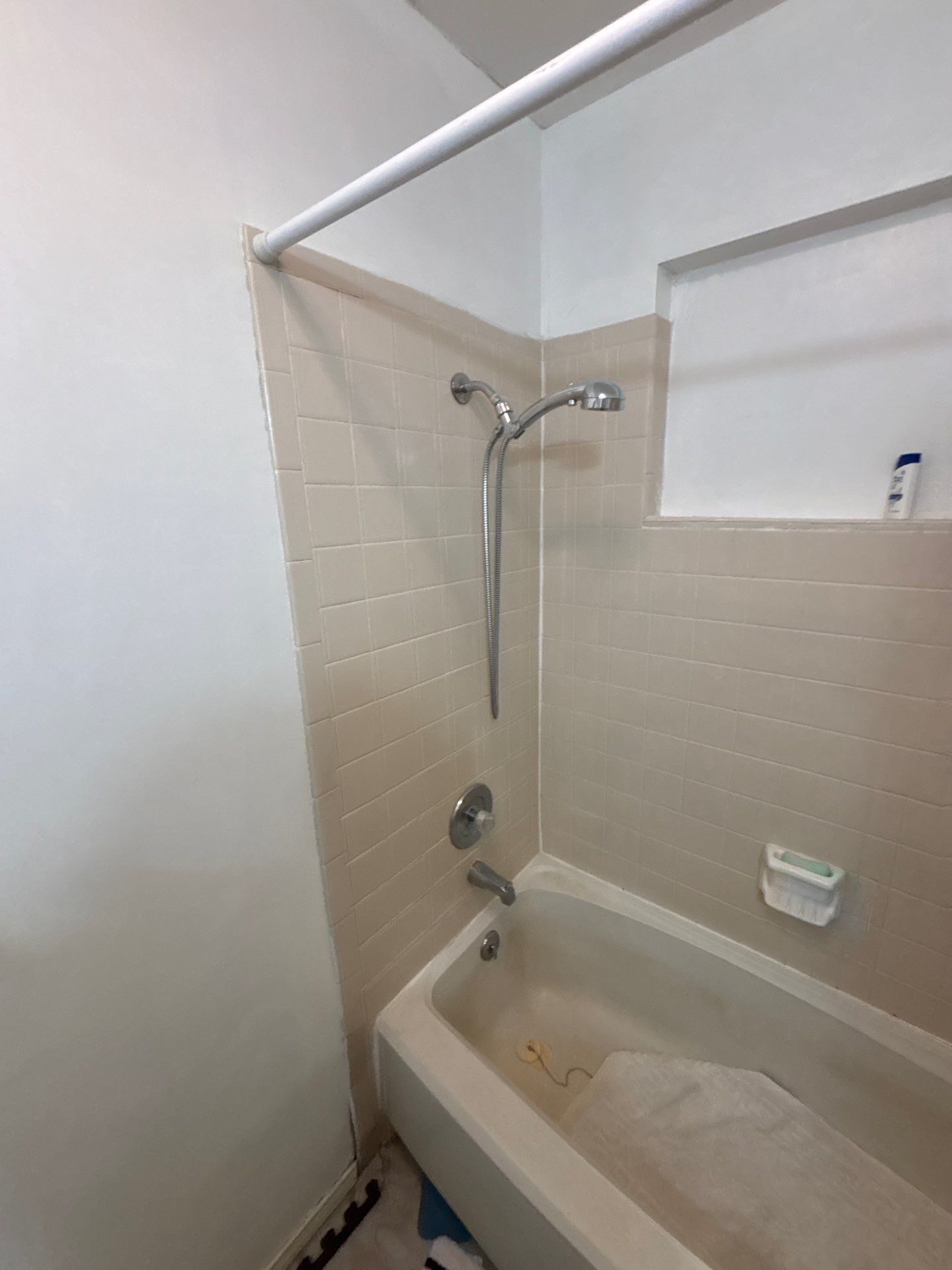 Shower-tub combo in Austin, 78745 by Lane Lauritsen - The Hill Country, Texas