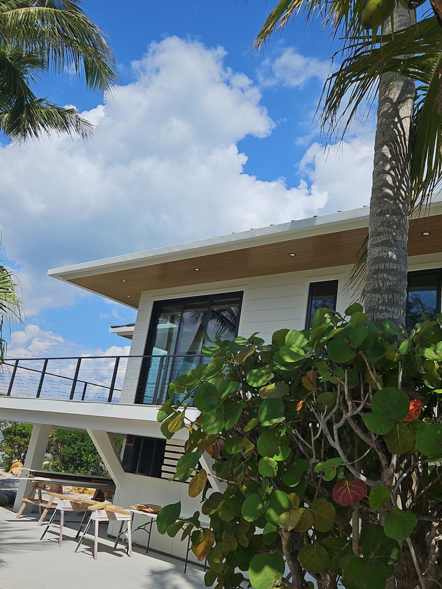 7-Inch Smooth Box Seamless Gutters using Seamless Gutters and Metal Fascia in Sanibel FL by Gutter Professors