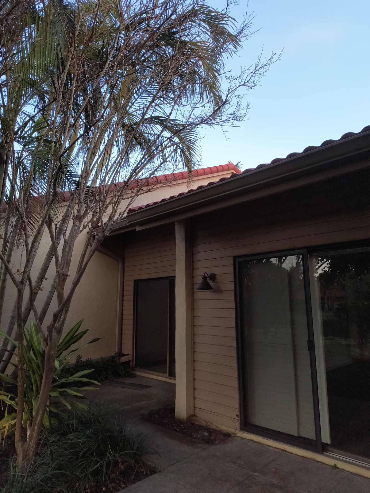 Seamless Gutter Installation in Sarasota FL by Gutter Professors