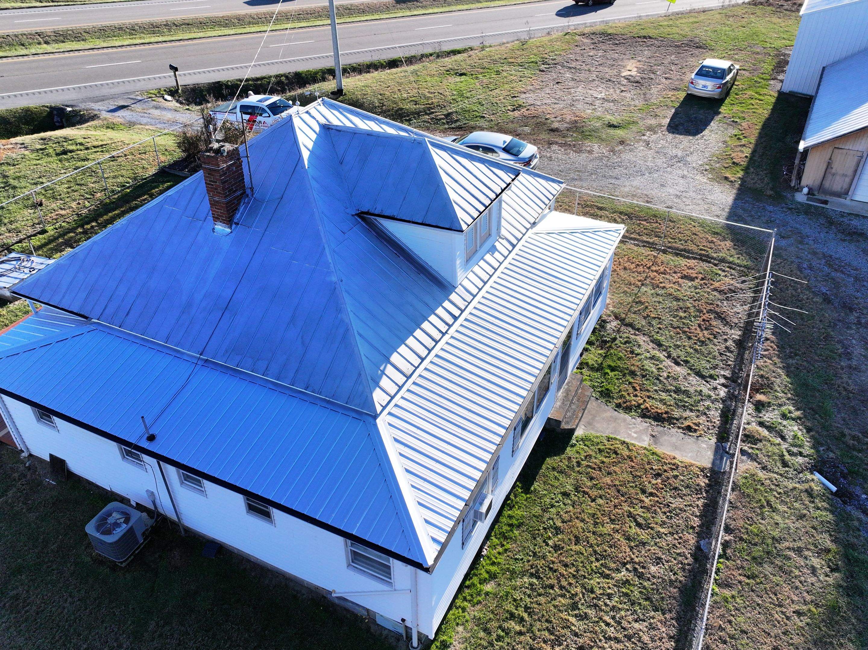 Holt Residence by Omnia Roofing