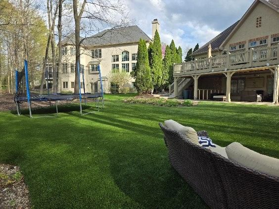 Full Backyard Lawn in Powell by Southwest Greens Midwest