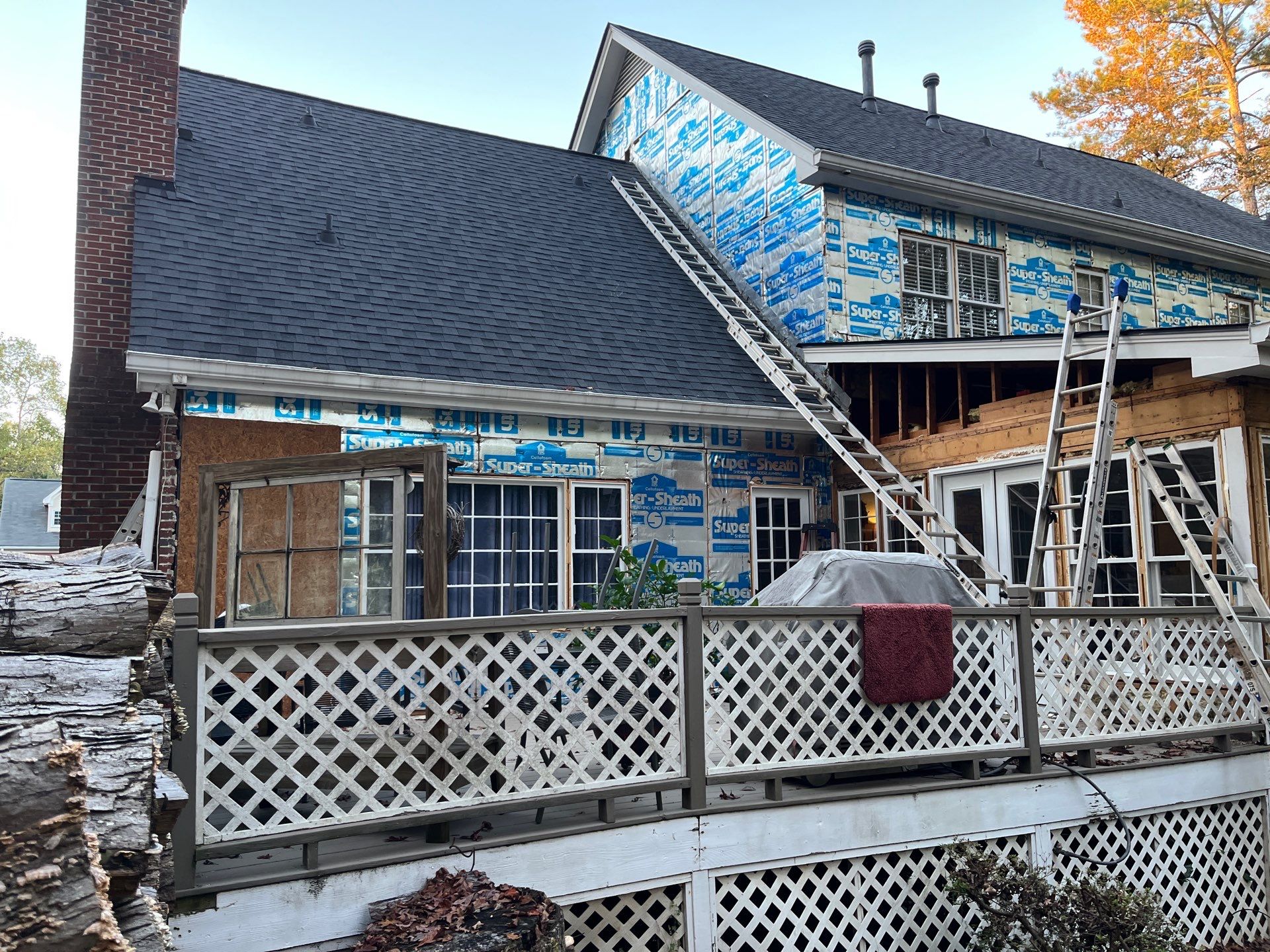 53 Window Replacements with Master 2800 Series Vinyl Replacement Windows and James Hardie Siding Installation by Nelson Exteriors 