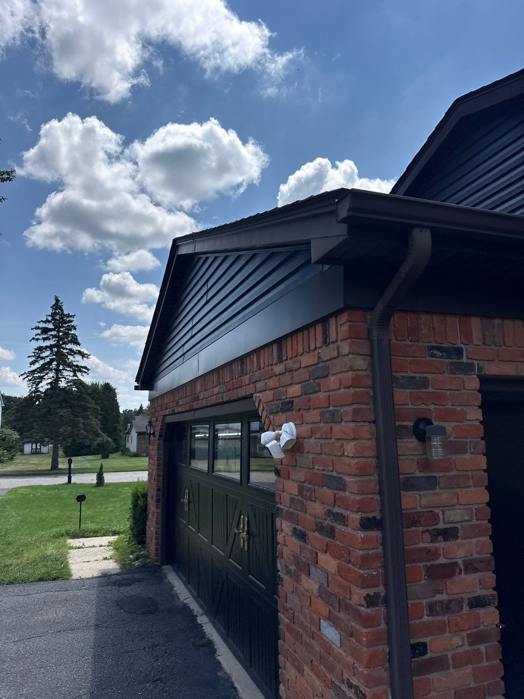 Siding Replacement using Alside Charter Oak D4.5" by 180 Contractors