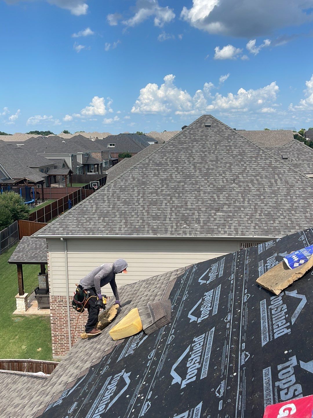 GAF HDZ - Weathered Wood by Elite Roofing LLC