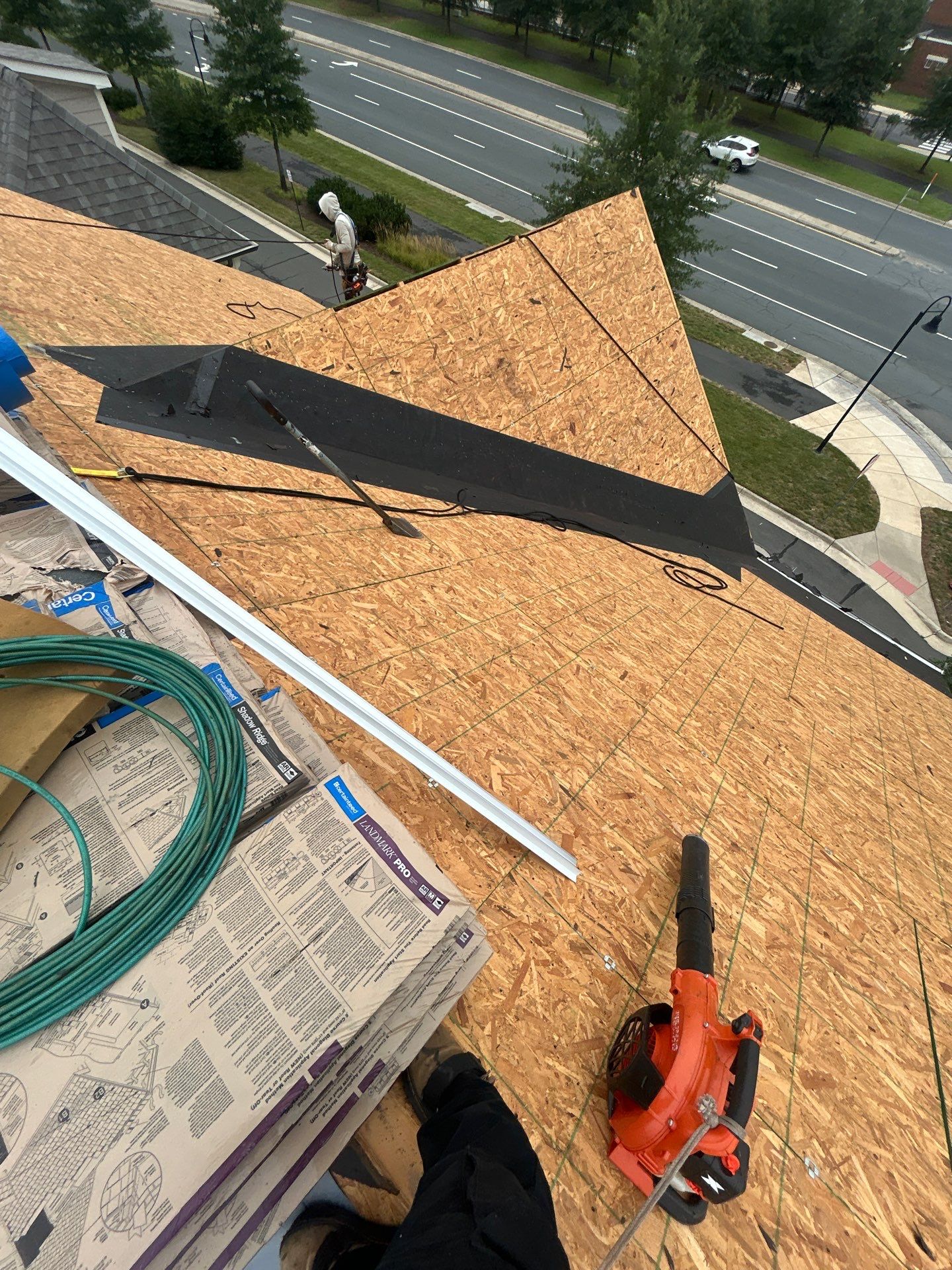 Ashburn: Residential Roof Replacement  with CertainTeed Landmark Pro in Max Def Georgetown Gray by RM Banning, Inc.