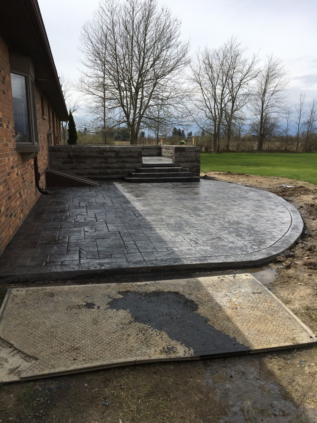 Outdoor Living Addition and Concrete by Ivy Lea Construction