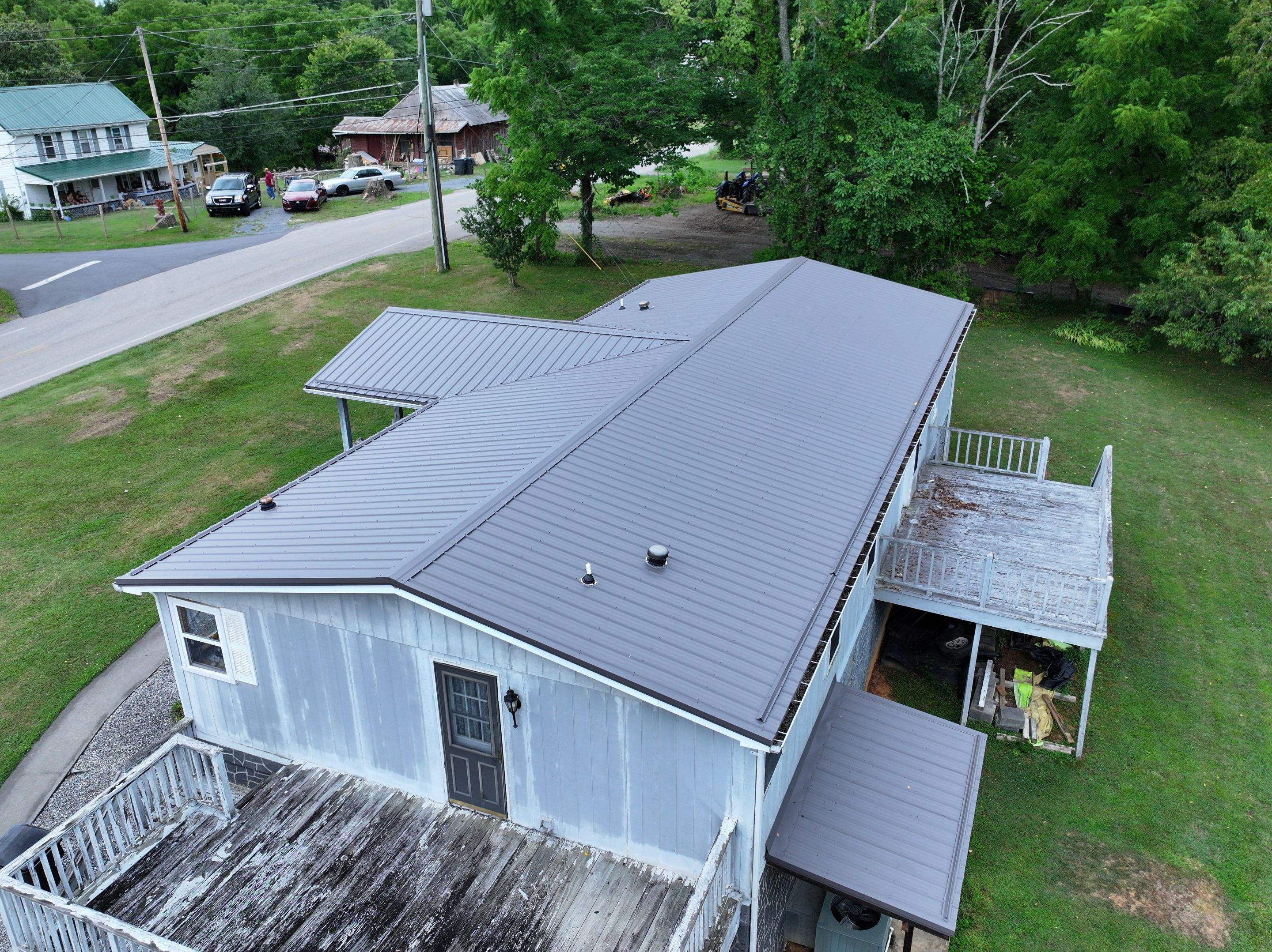 Hollingshead Residence by Omnia Roofing
