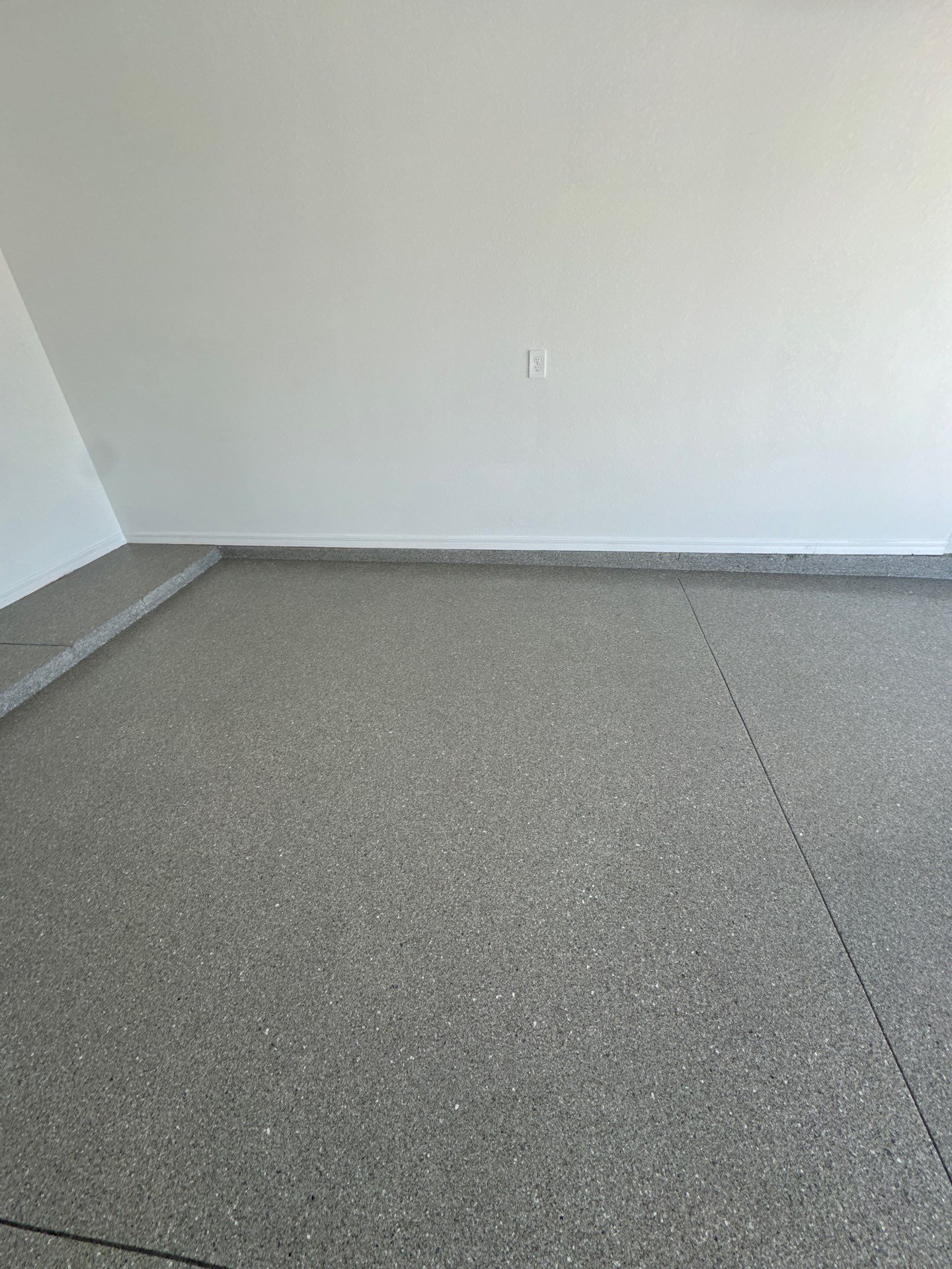 Artisanal Garage Finish: Multi-Toned 'Hybrid' Flake System by Performance Floors & Coating