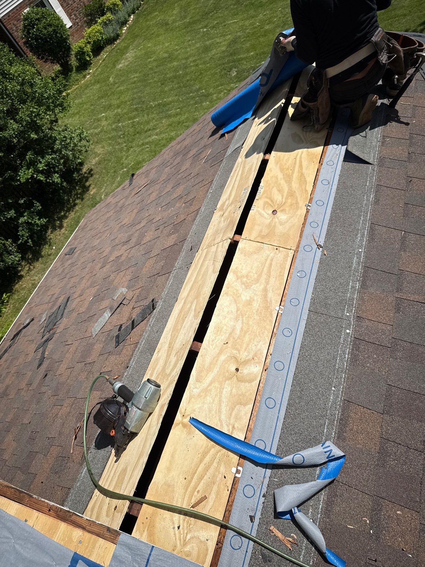 West Springfield: Residential Roof Replacement with CertainTeed Landmark in Heather Blend by RM Banning, Inc.