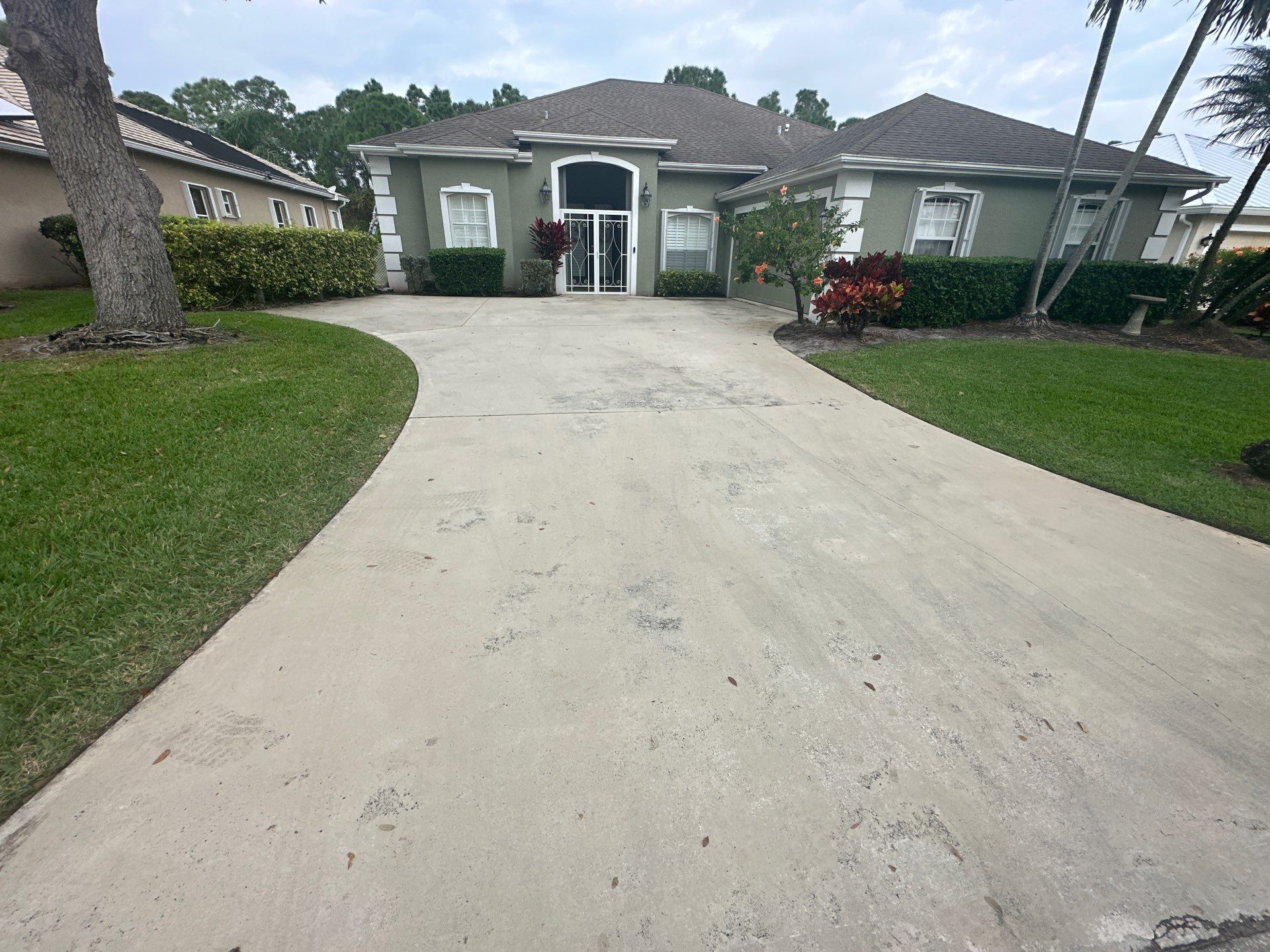 Champagne Standing Seam by Reimagine Roofing