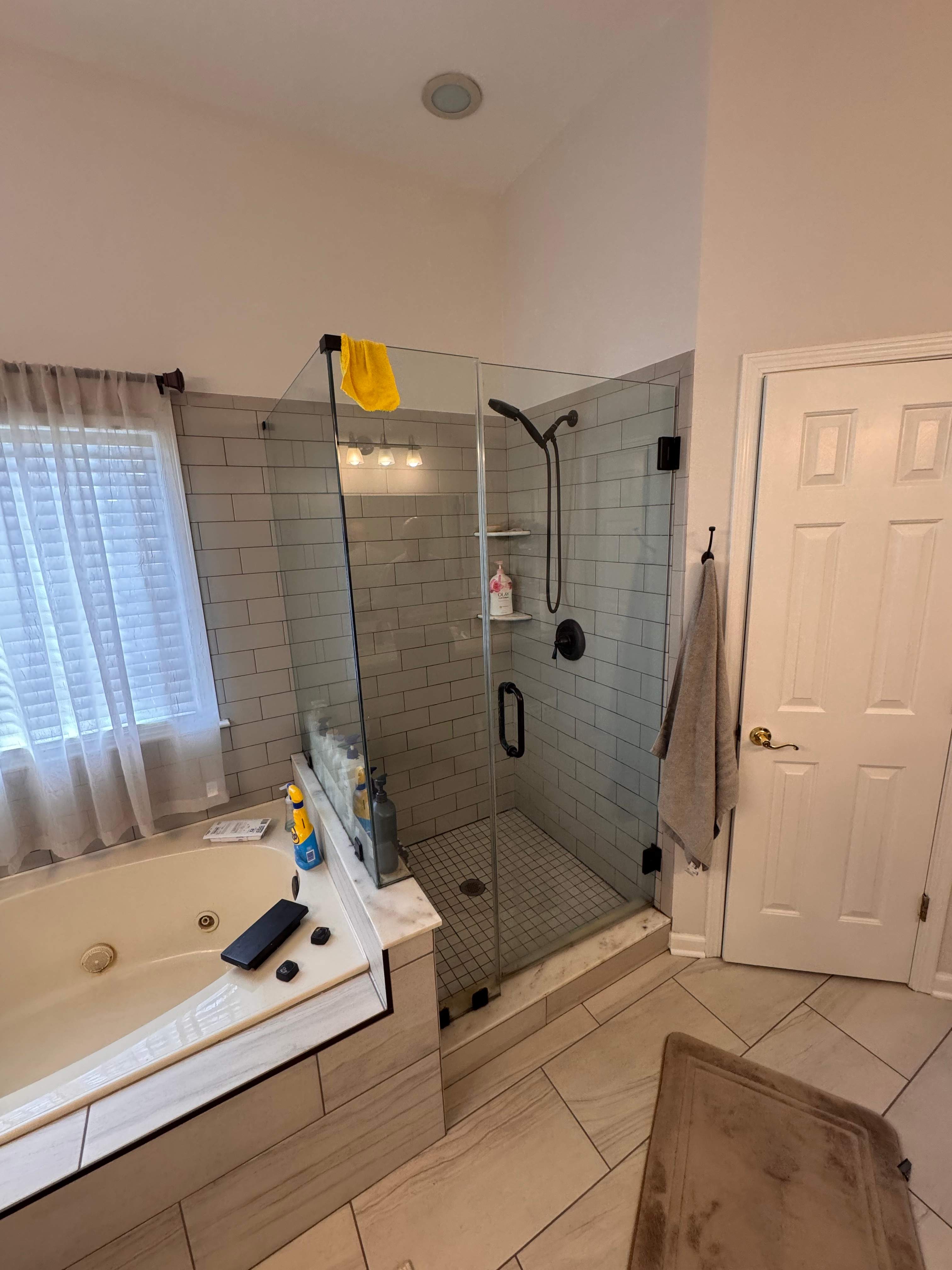 Master bathroom renovation by Prudencio
