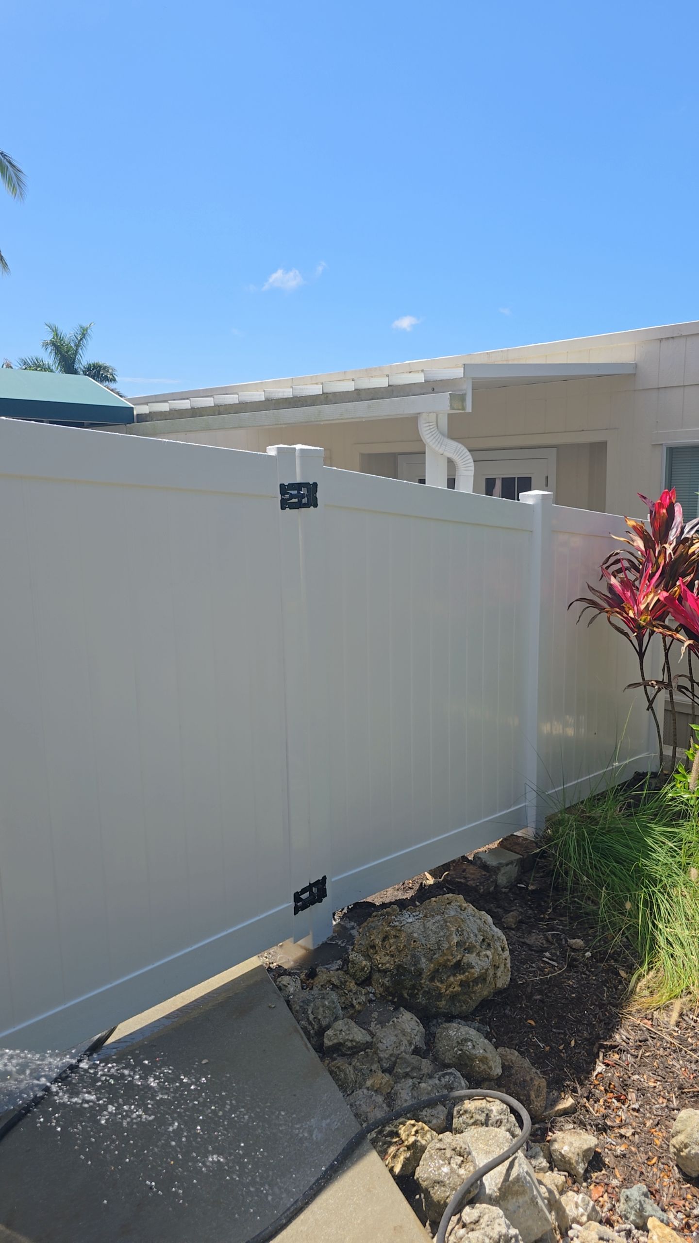 Vinyl Fence for HOA in Fort Myers by True Fence LLC