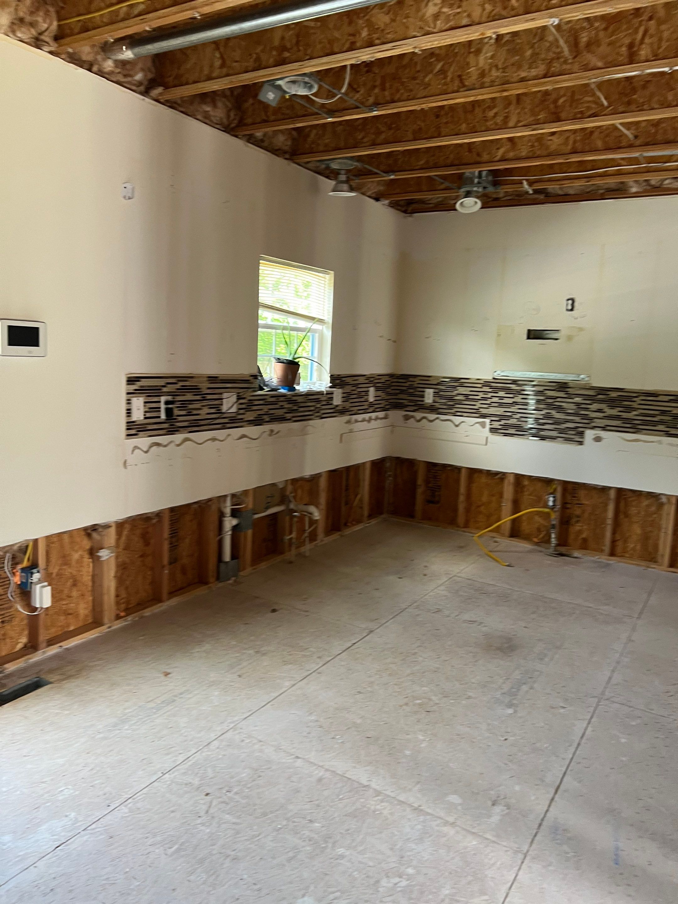 After Hours Emergency Water Extraction and Restoration in Middletown, Delaware by Healthy Home Solutions