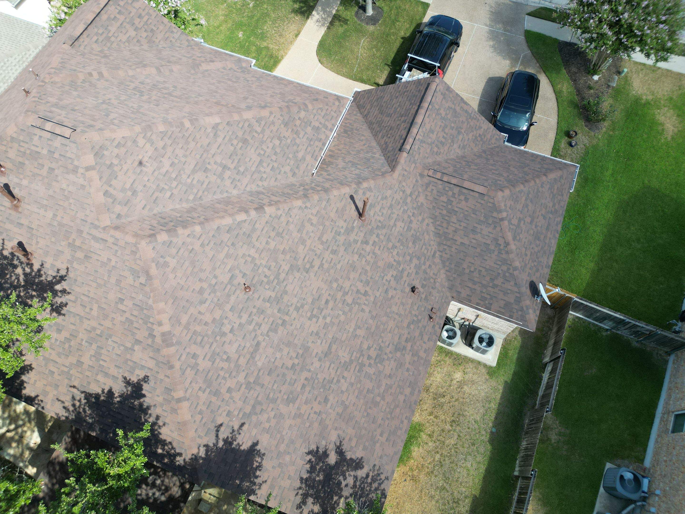 Antique Brown - Malarkey Highlander by RoofsOnly.com