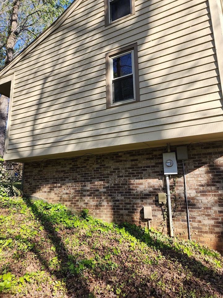 Exterior renovation using James Hardie Siding and Simonton Windows by Indigo State Roofing