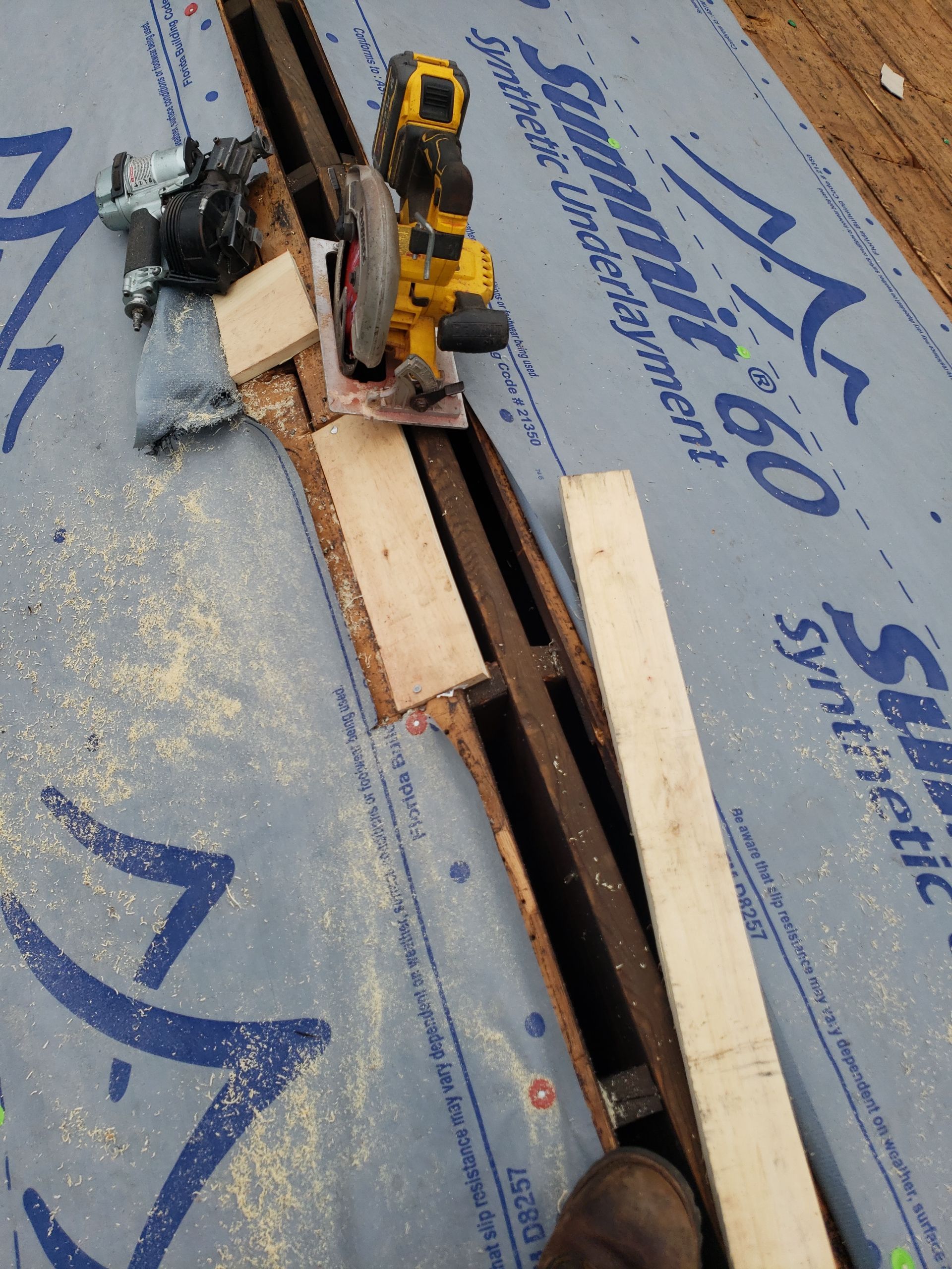 ATLAS PINNACLE COLOR: COPPER CANYON DRIP EDGE: MUSKET BROWN by Eagle Eye Roofing