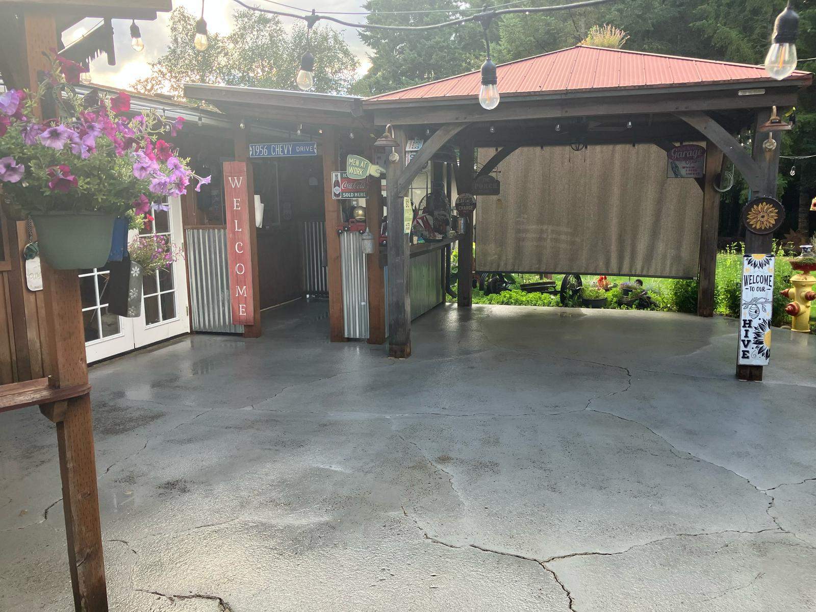 Vuba Back Patio by Concrete Coating Experts Inc.