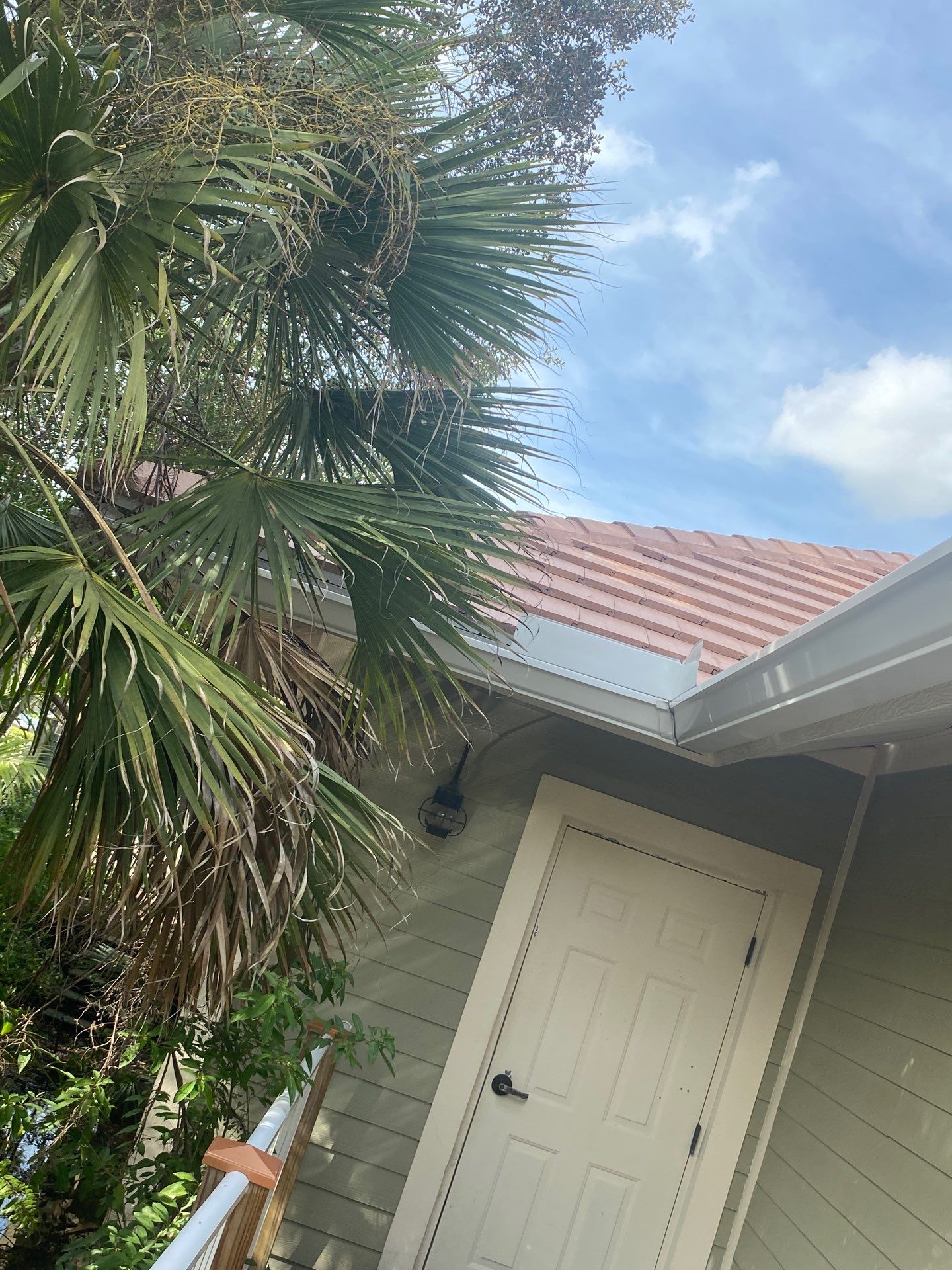 7-Inch Smooth Box Seamless Gutters using smooth box gutters in Fort Myers FL by Gutter Professors