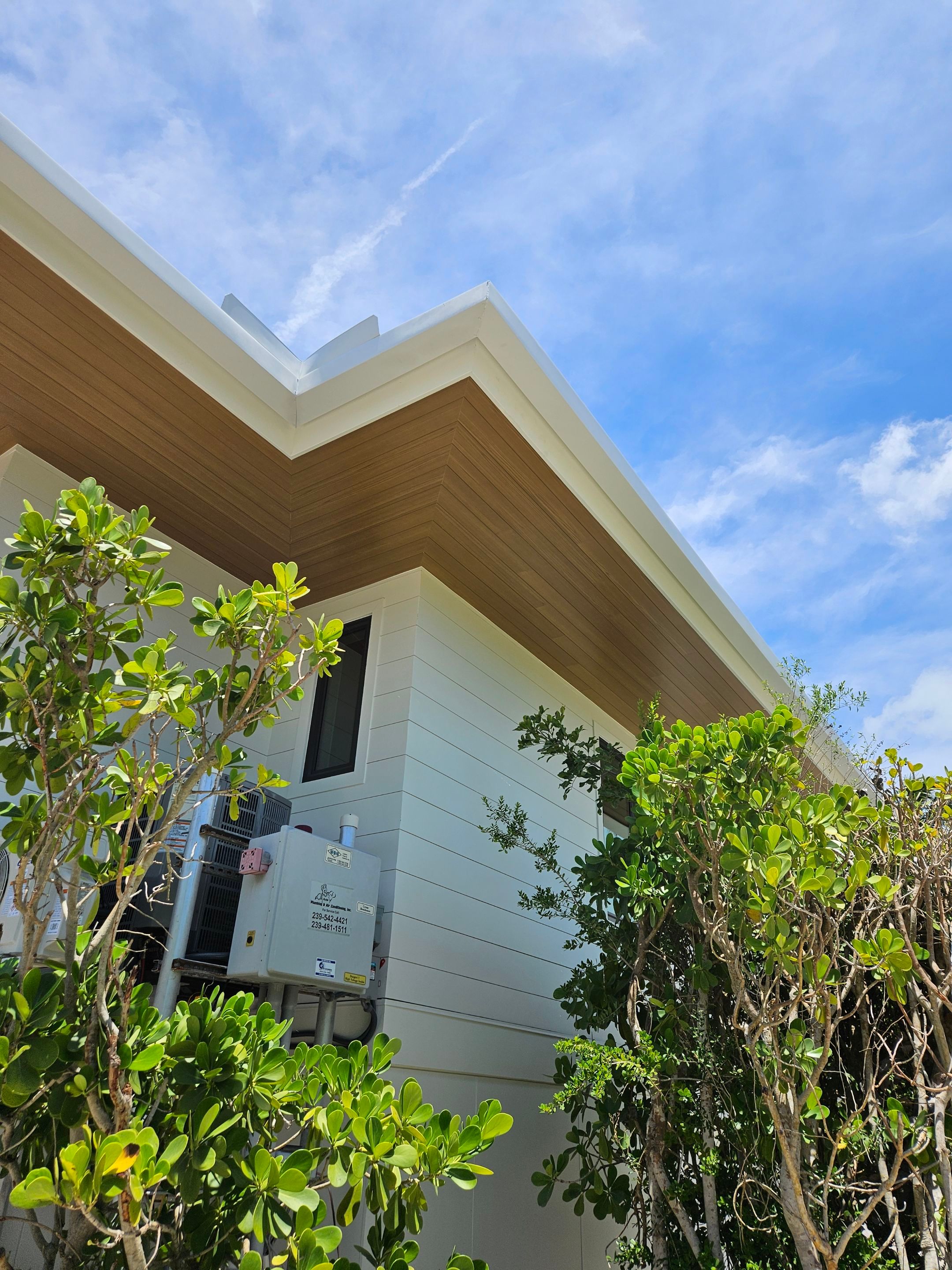 7-Inch Smooth Box Seamless Gutters using Seamless Gutters and Metal Fascia in Sanibel FL by Gutter Professors