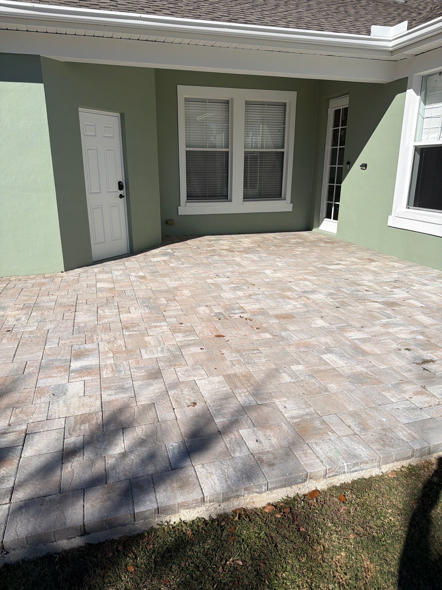 Multi-Toned Paver Patio and Walkway sealing in Mira Bay Apollo Beach by Supreme Paver Experts