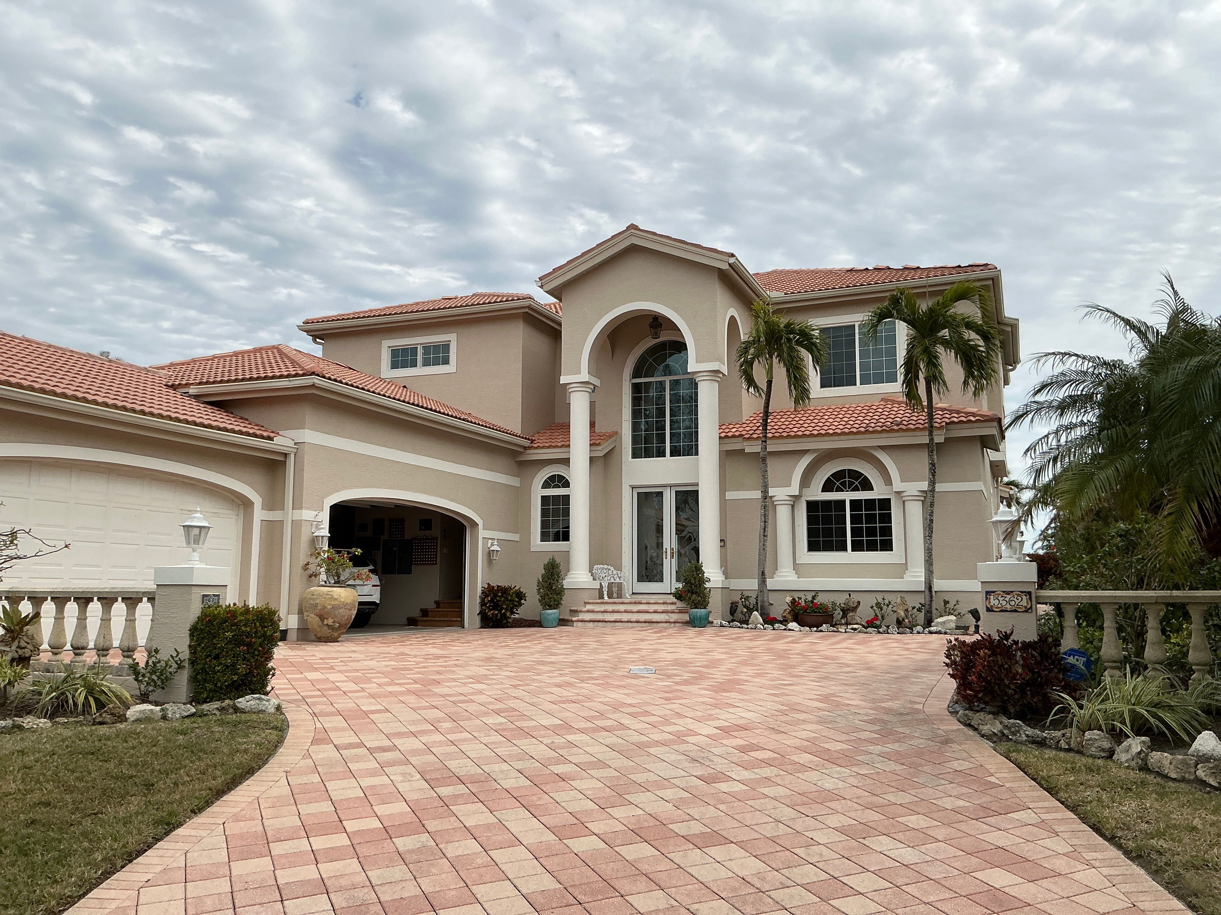 Aluminum White Soffit in Longboat Key FL by Gutter Professors