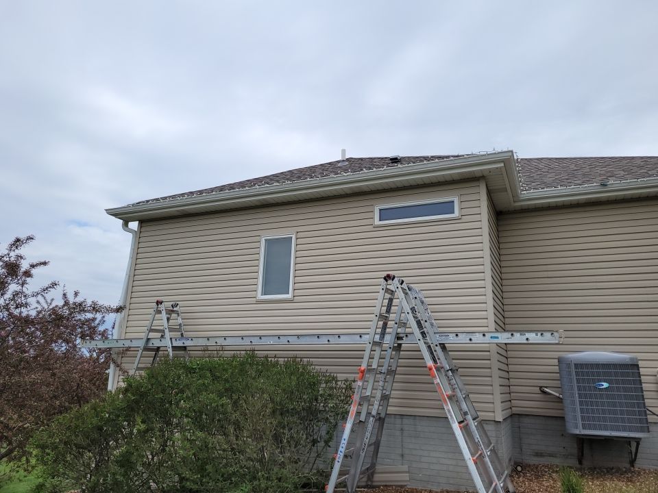 Residential Re-Roof using Landmark Shingles by White Castle Roofing