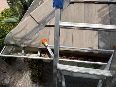 Gutter Cleaning in Winding River Community – Bradenton, FL