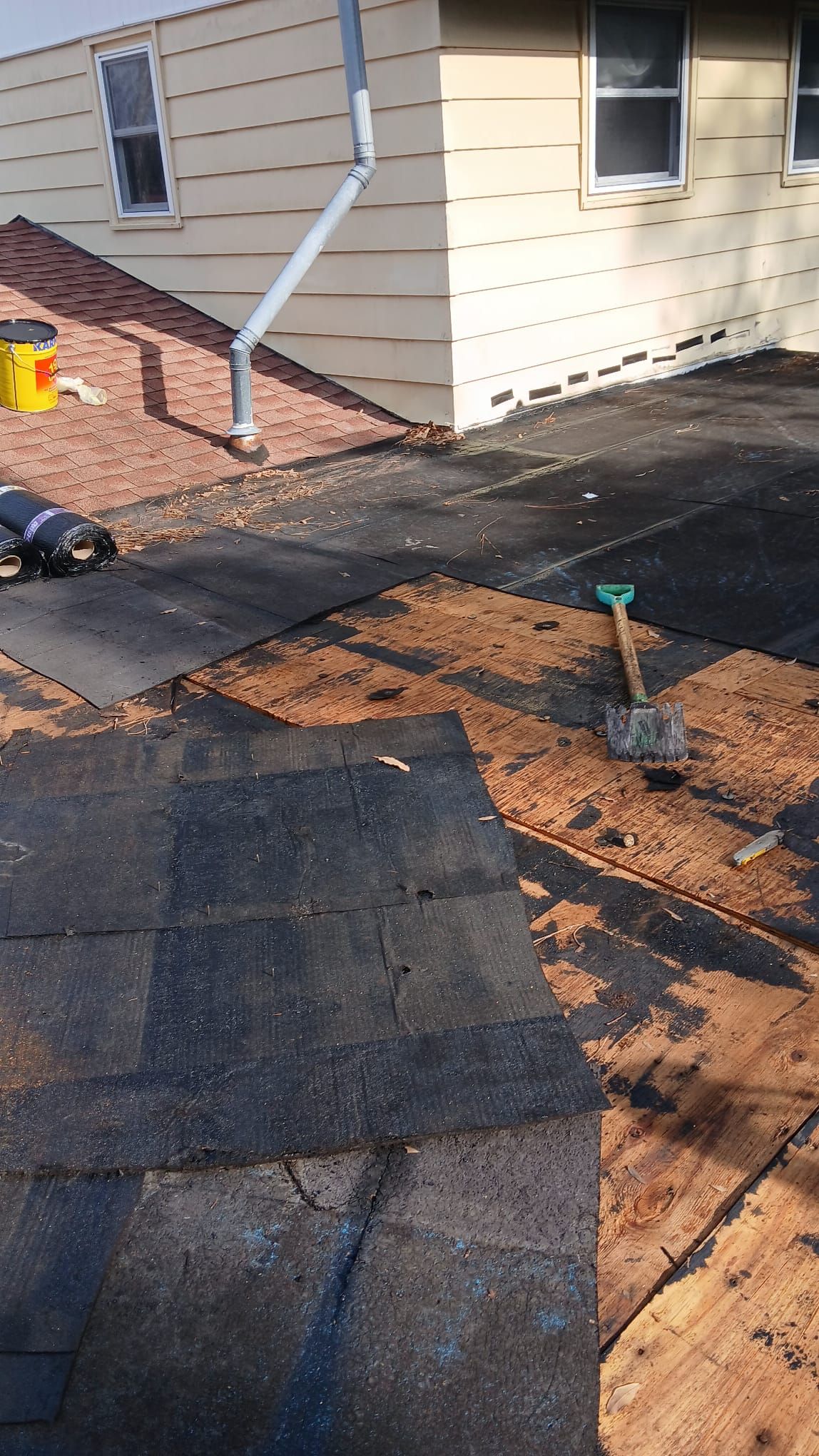 Project in St. Petersburg 33702 by Mitchell Roofing Company LLC 