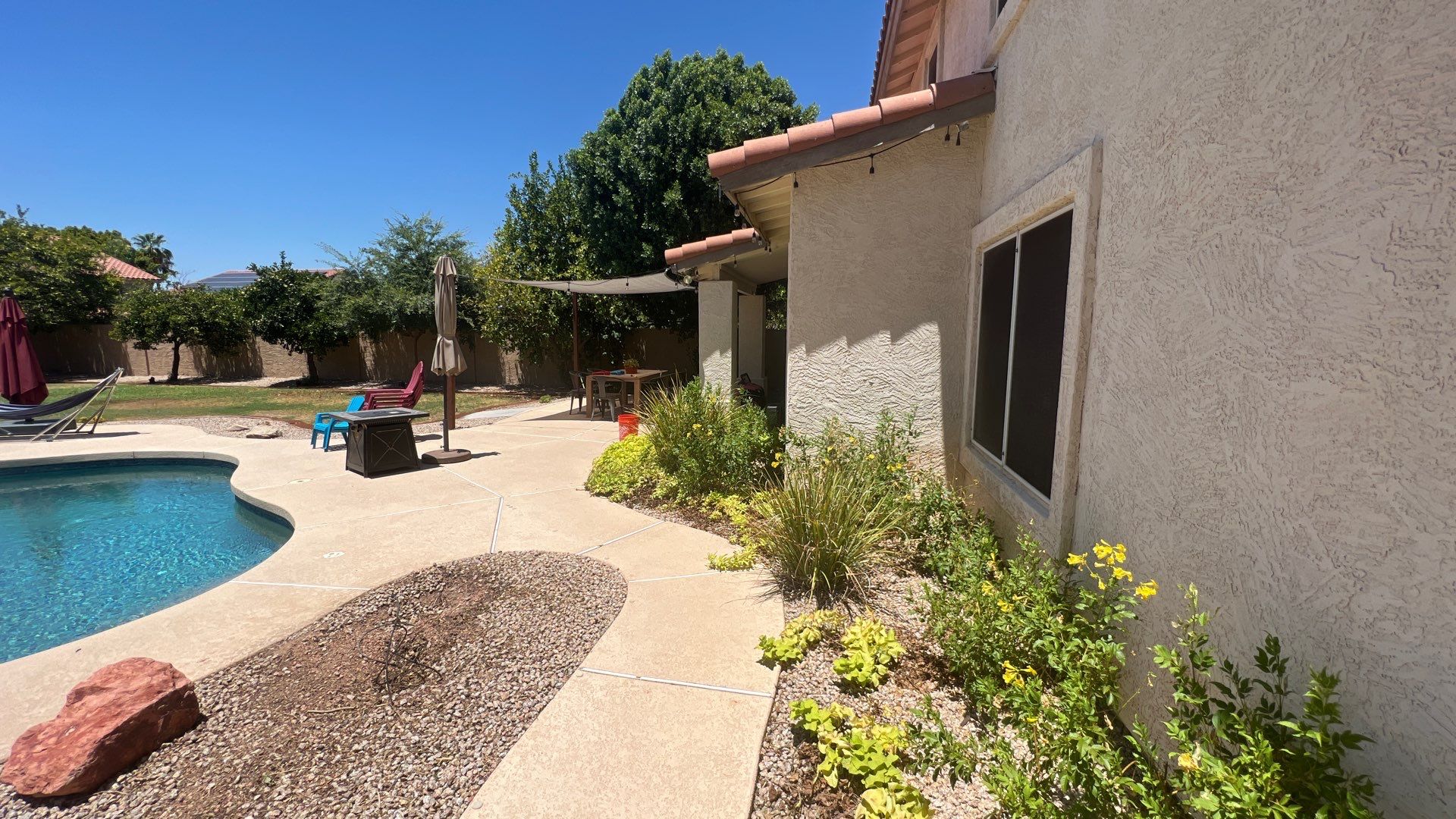 Exterior Painting using Dunn-Edwards EVERSHIELD®  by Crash of Rhinos Painting & Garage Floors