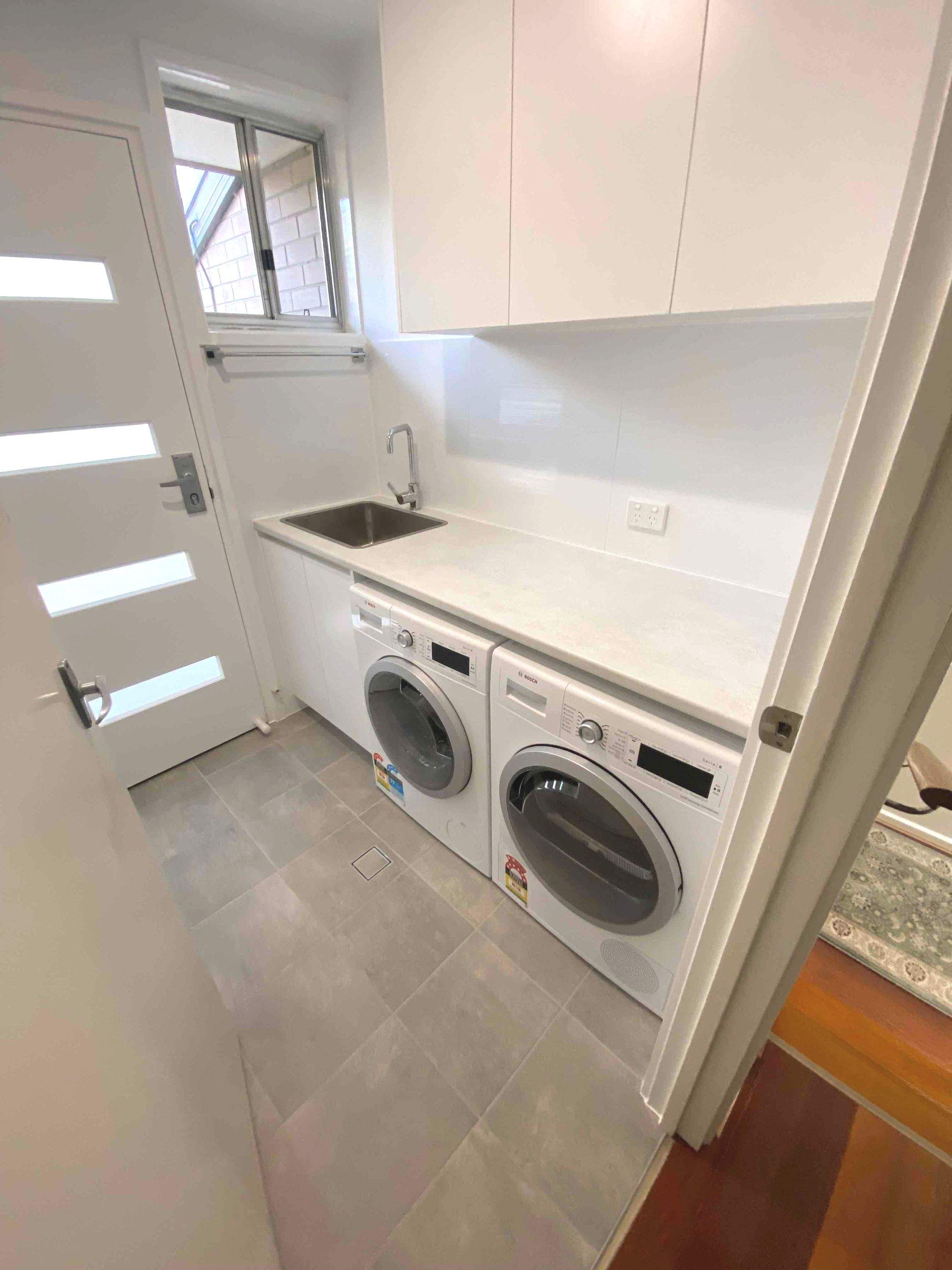 Main Bathroom, Toilet & Laundry Renovation by Re-seal Bathrooms