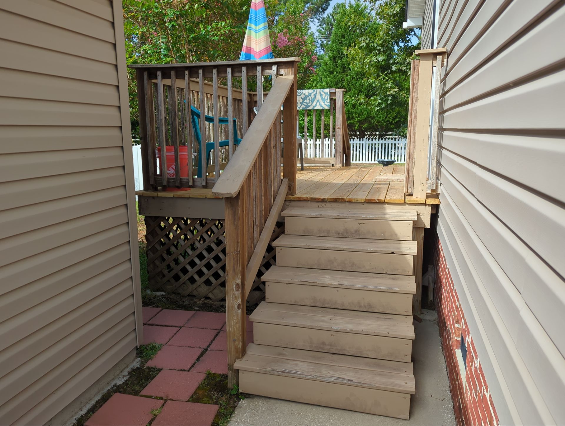 Painted Deck using Wood Sealant by DuraSeal